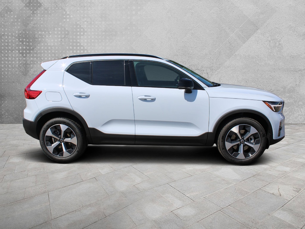 Certified 2026 Volvo XC40 B5 Plus Sport Utility