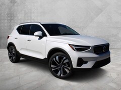 2025 Volvo XC40 B5 Plus Bright Theme SUV