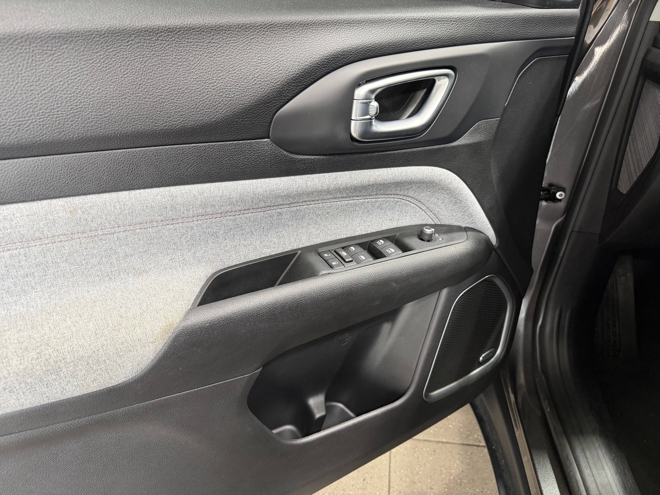2022 Jeep Compass Latitude Lux - Photo 11