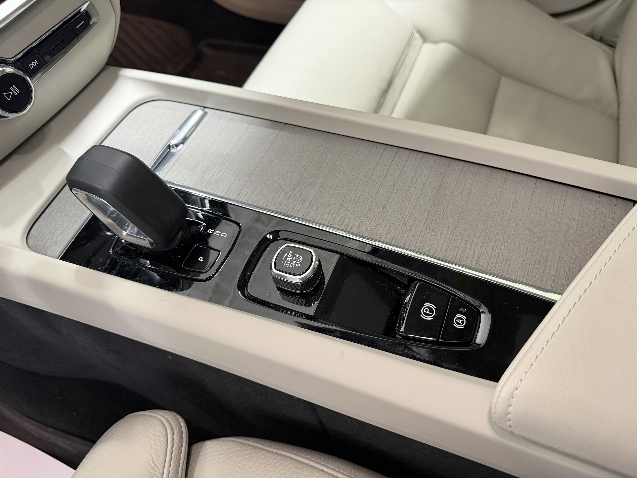 2023 Volvo S60 Ultimate - Photo 20