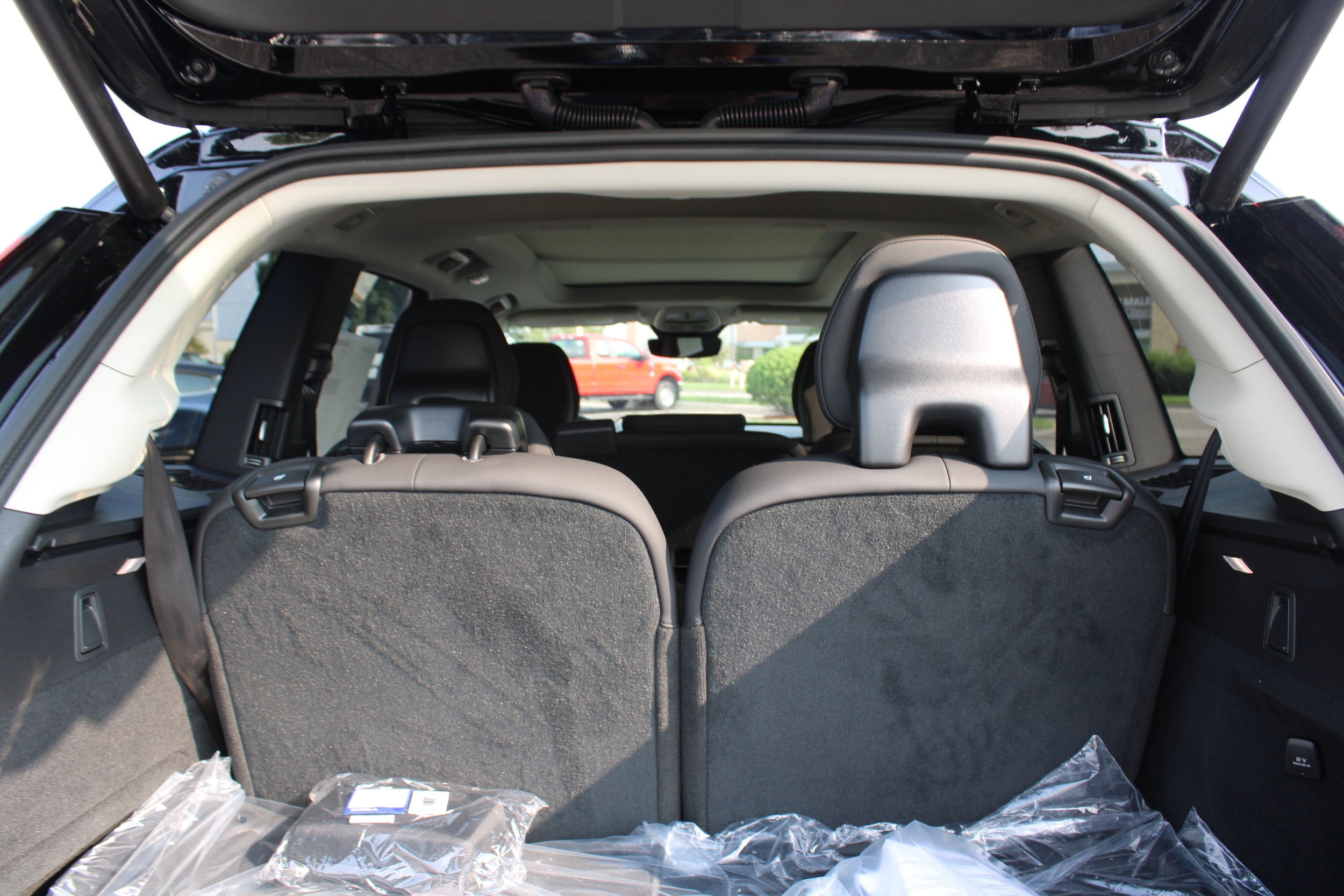 2026 Volvo XC90 Plus - Photo 40