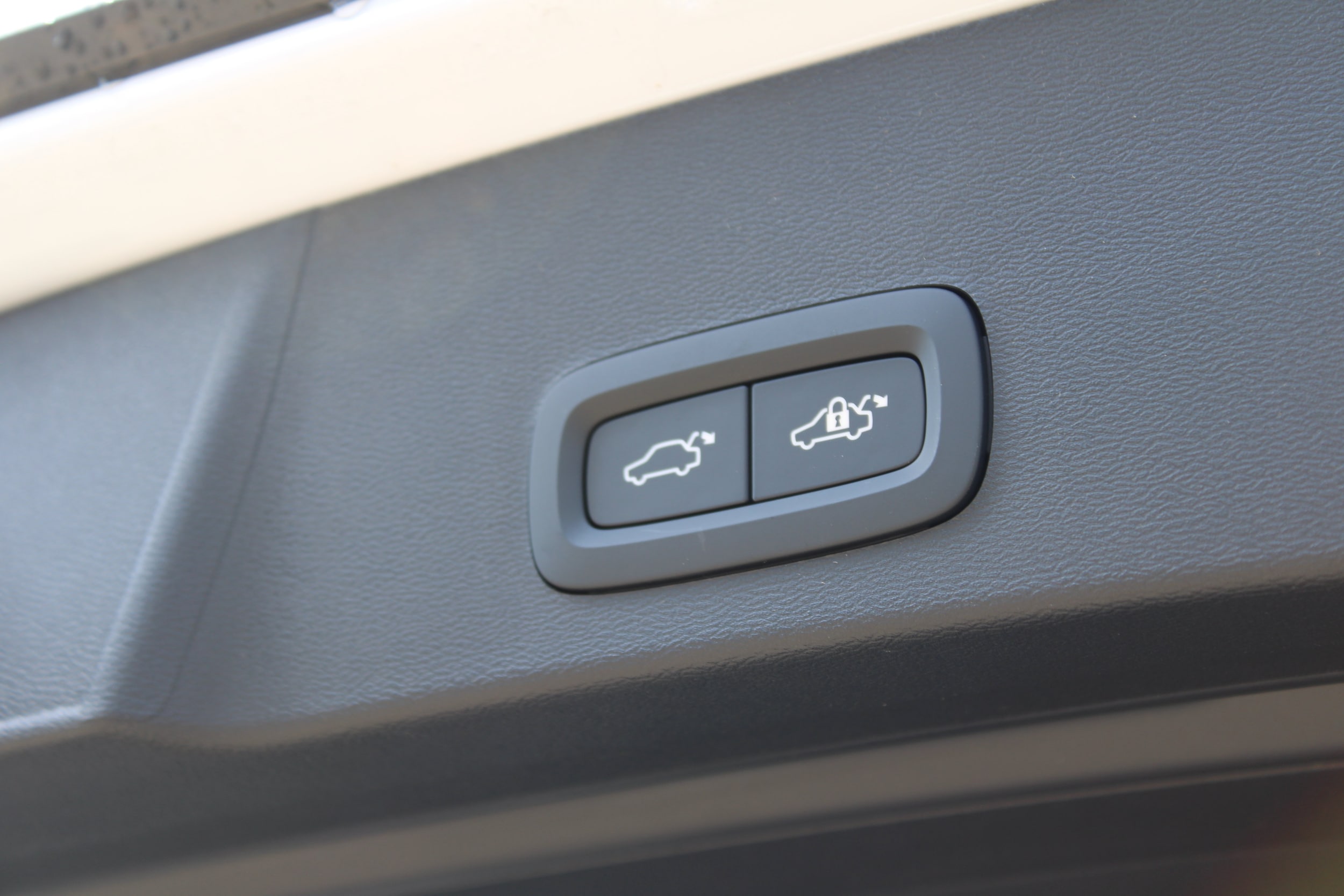 2026 Volvo XC40 Ultra - Photo 47