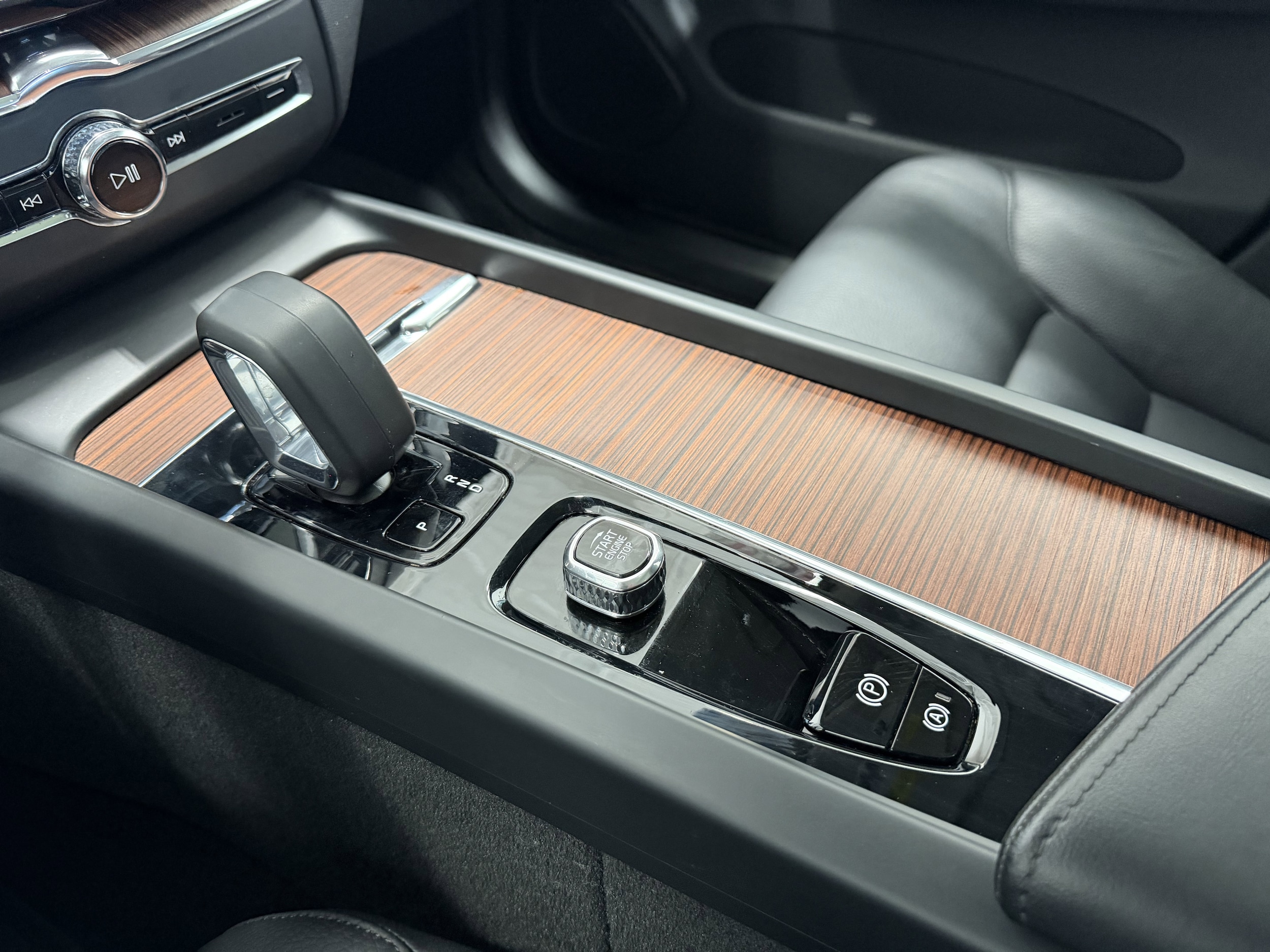 2023 Volvo XC60 Plus - Photo 21