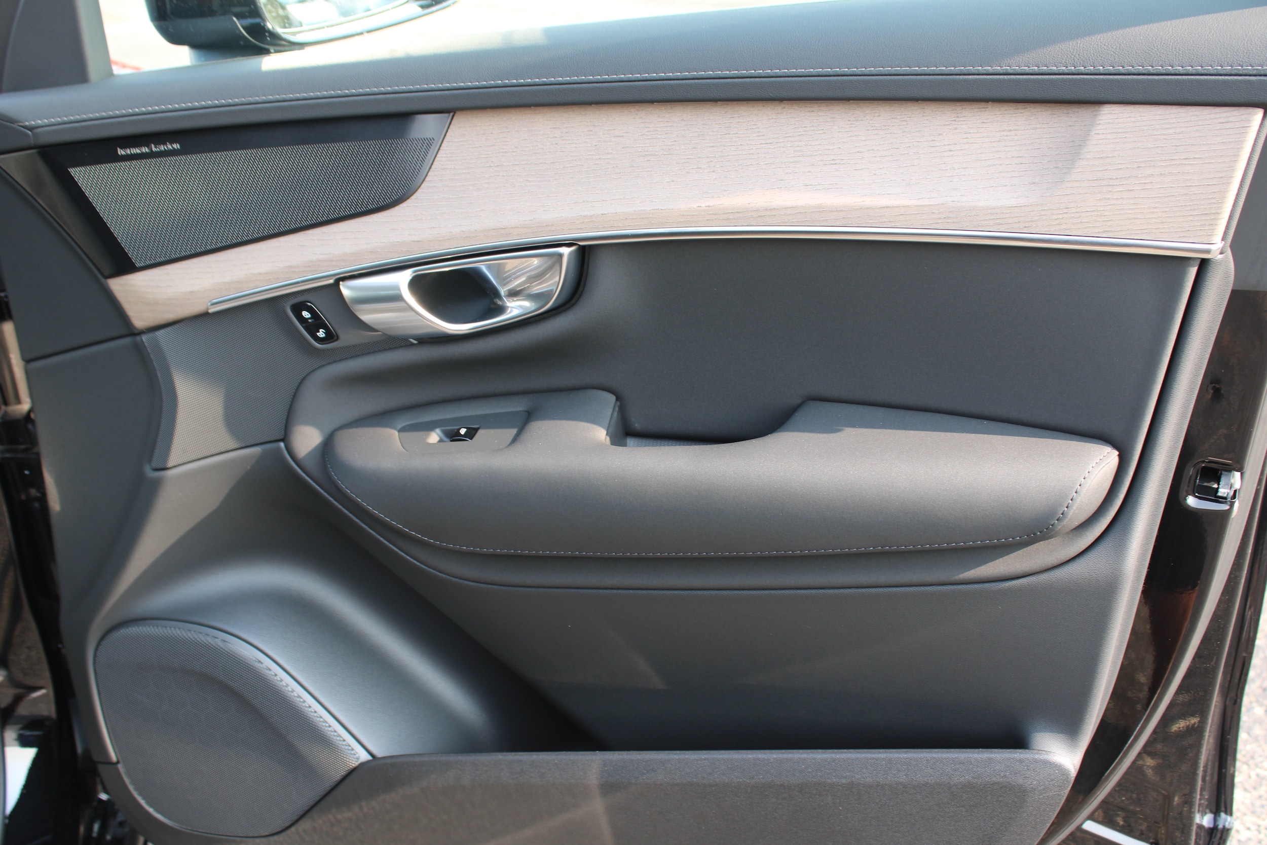 2026 Volvo XC90 Plus - Photo 39