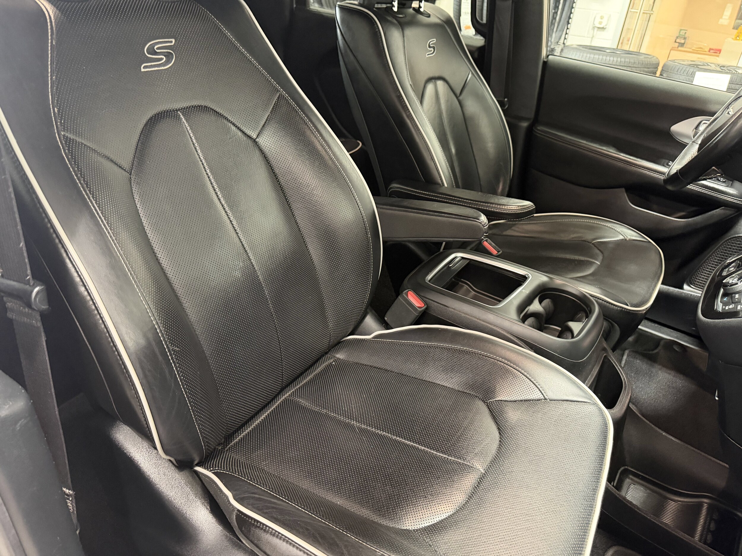 2018 Chrysler Pacifica Limited - Photo 24