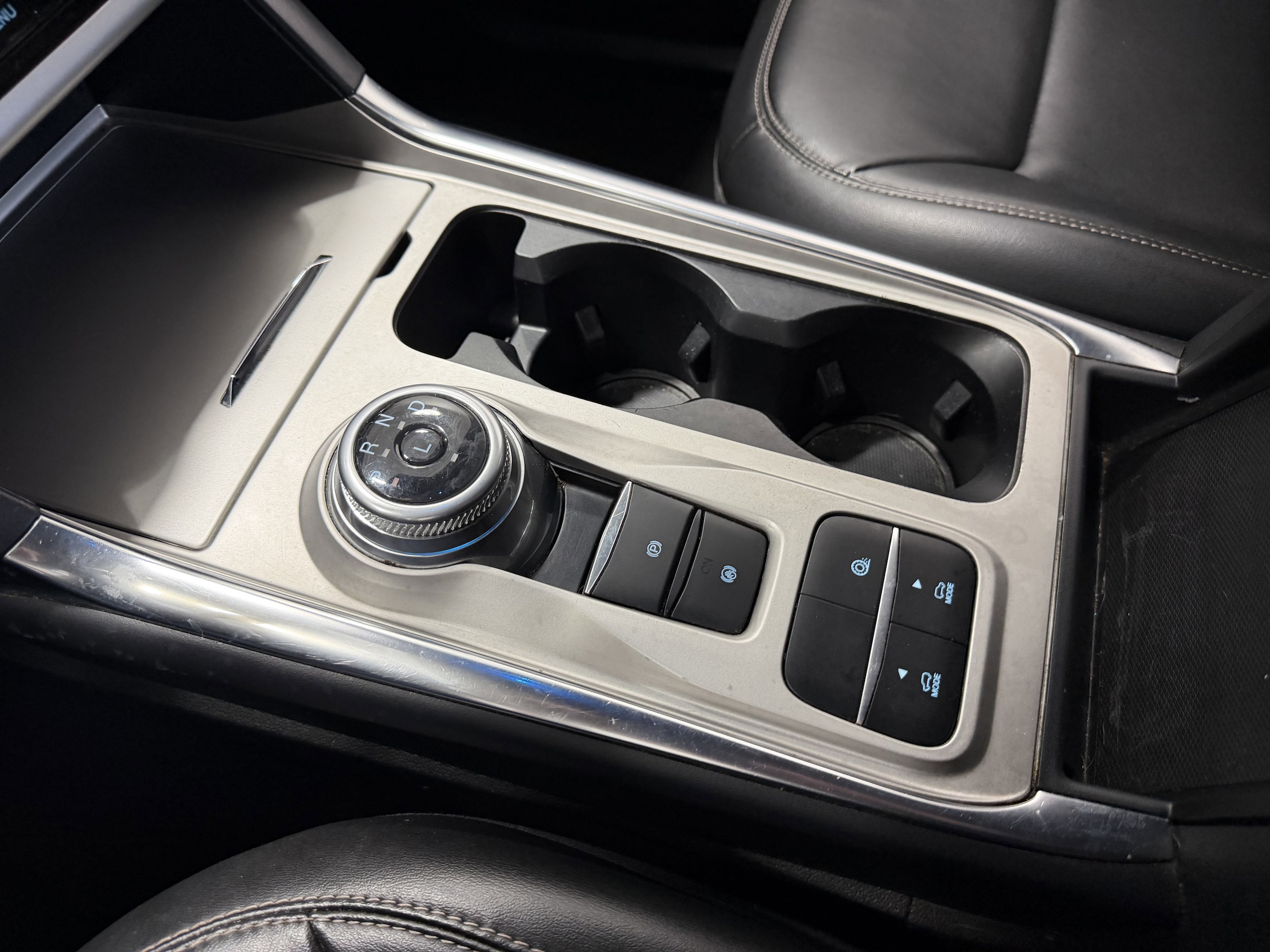 2022 Ford Explorer XLT - Photo 19