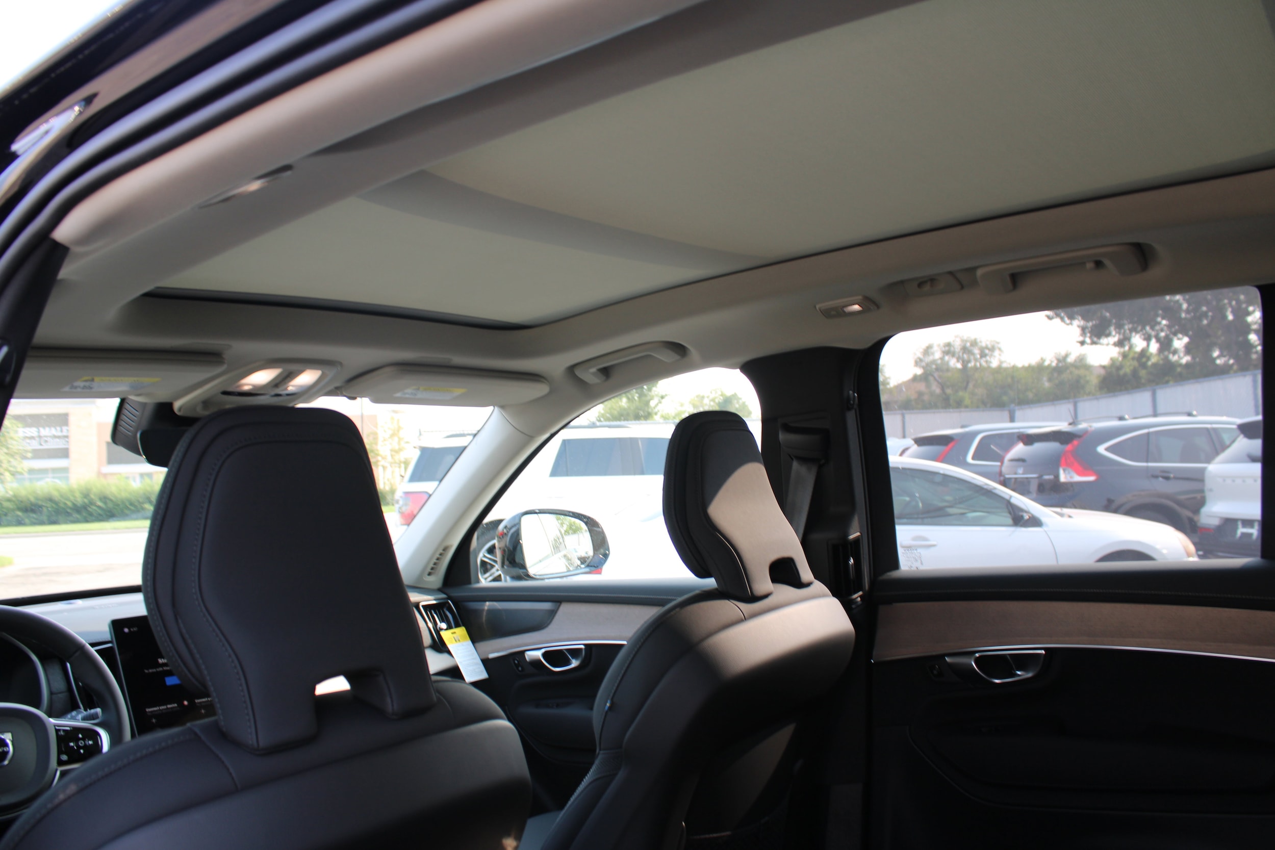 2026 Volvo XC90 Plus - Photo 27