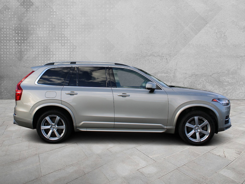 Used 2018 Volvo XC90 T5 AWD Momentum Sport Utility