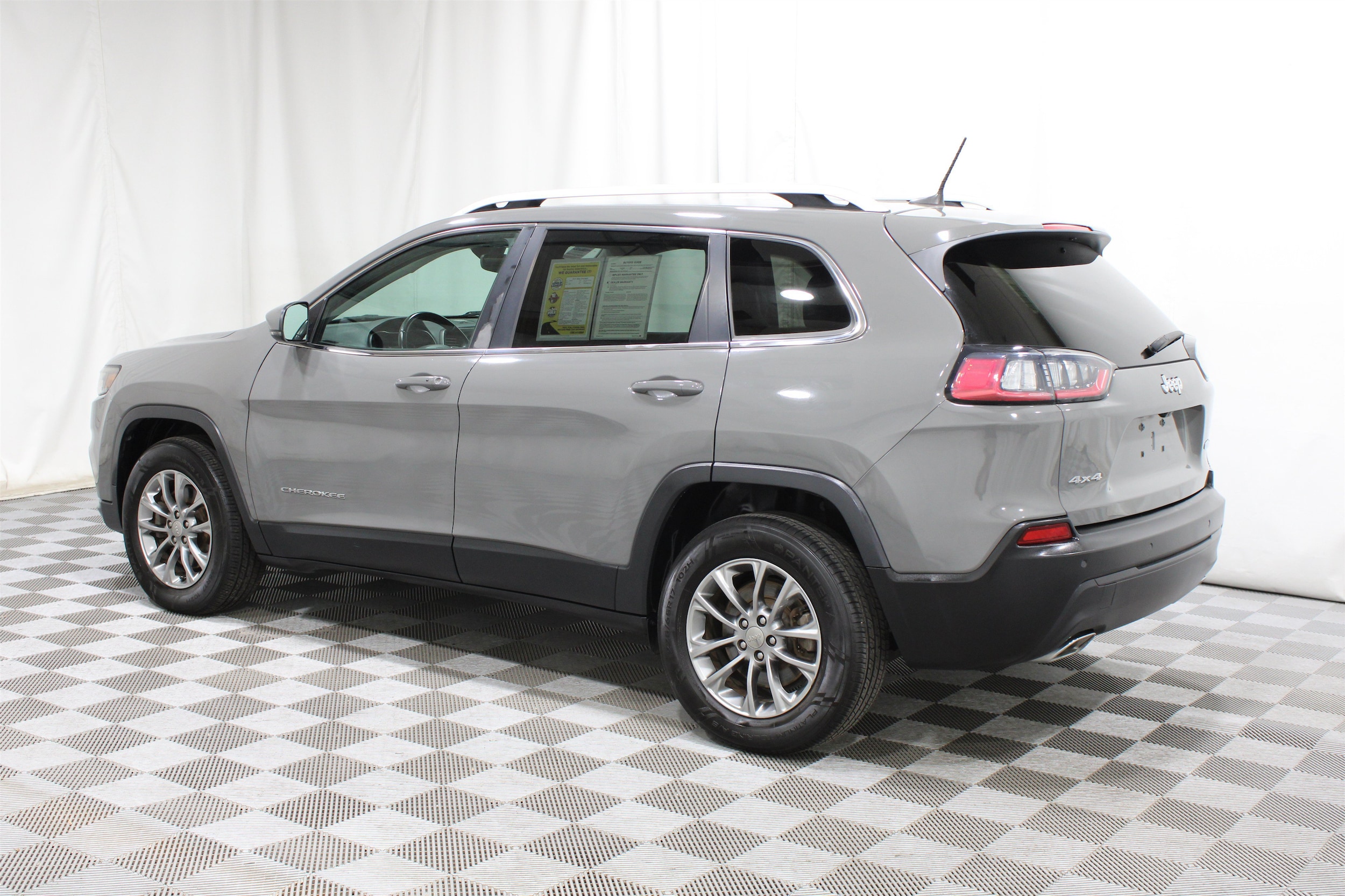 2019 Jeep Cherokee Latitude Plus - Photo 32
