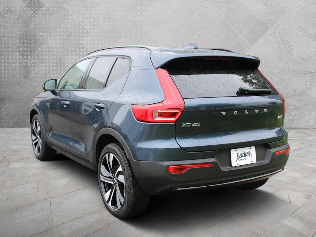 New 2026 Volvo XC40 B5 Ultra SUV