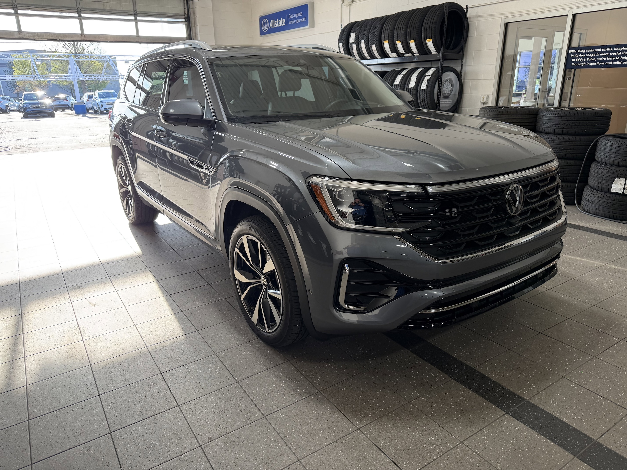 2024 Volkswagen Atlas SEL Premium R-Line