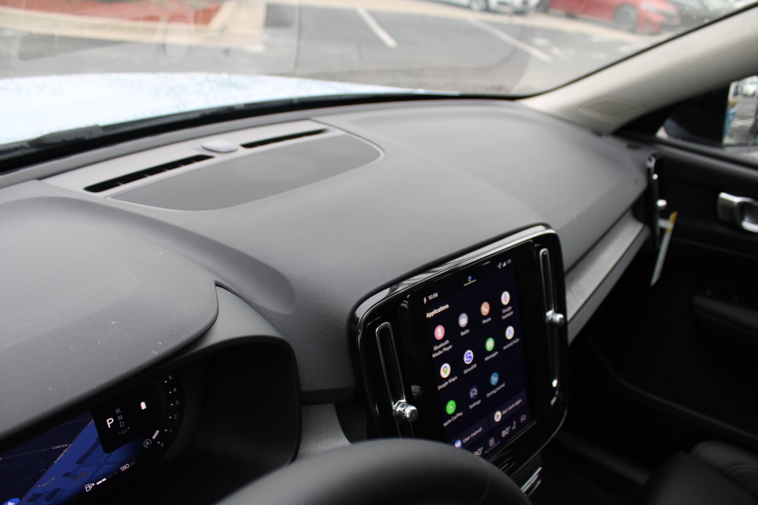 2026 Volvo XC40 Plus - Photo 34
