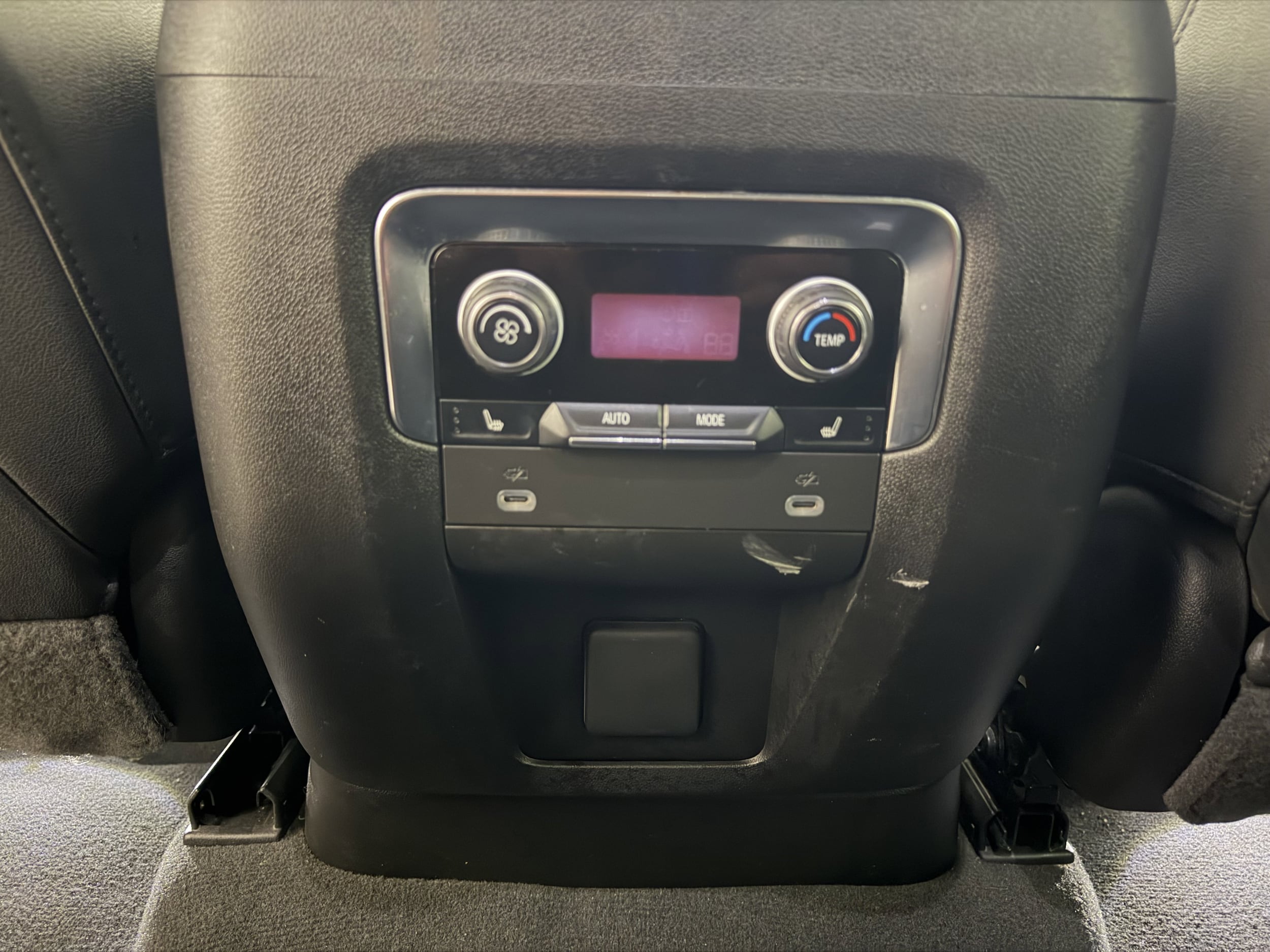2023 Chevrolet Suburban Premier - Photo 25