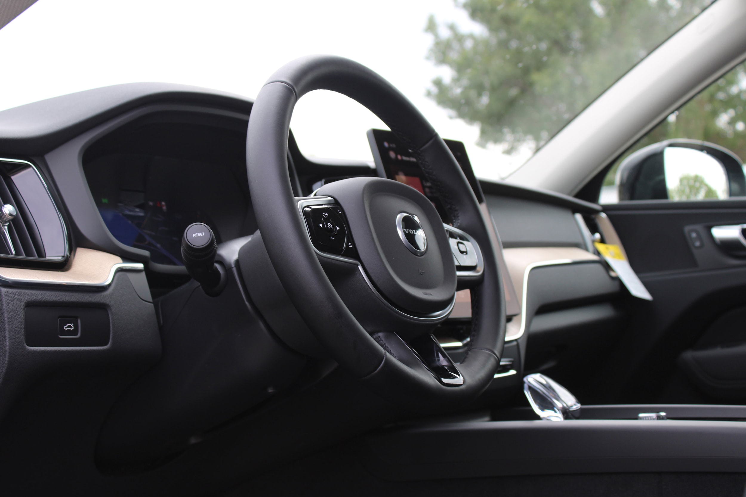 2026 Volvo XC60 Plus - Photo 15