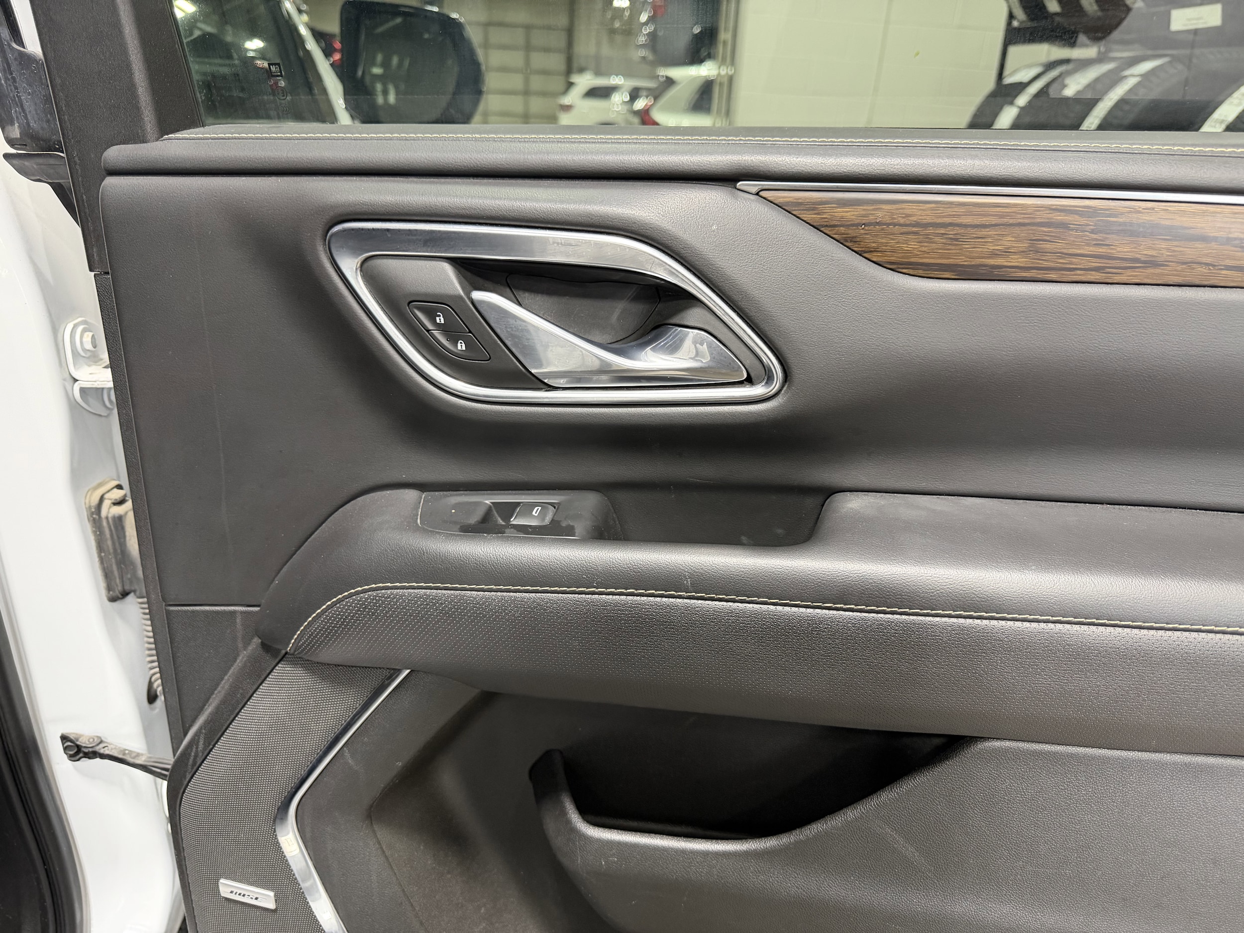 2023 Chevrolet Suburban Premier - Photo 27