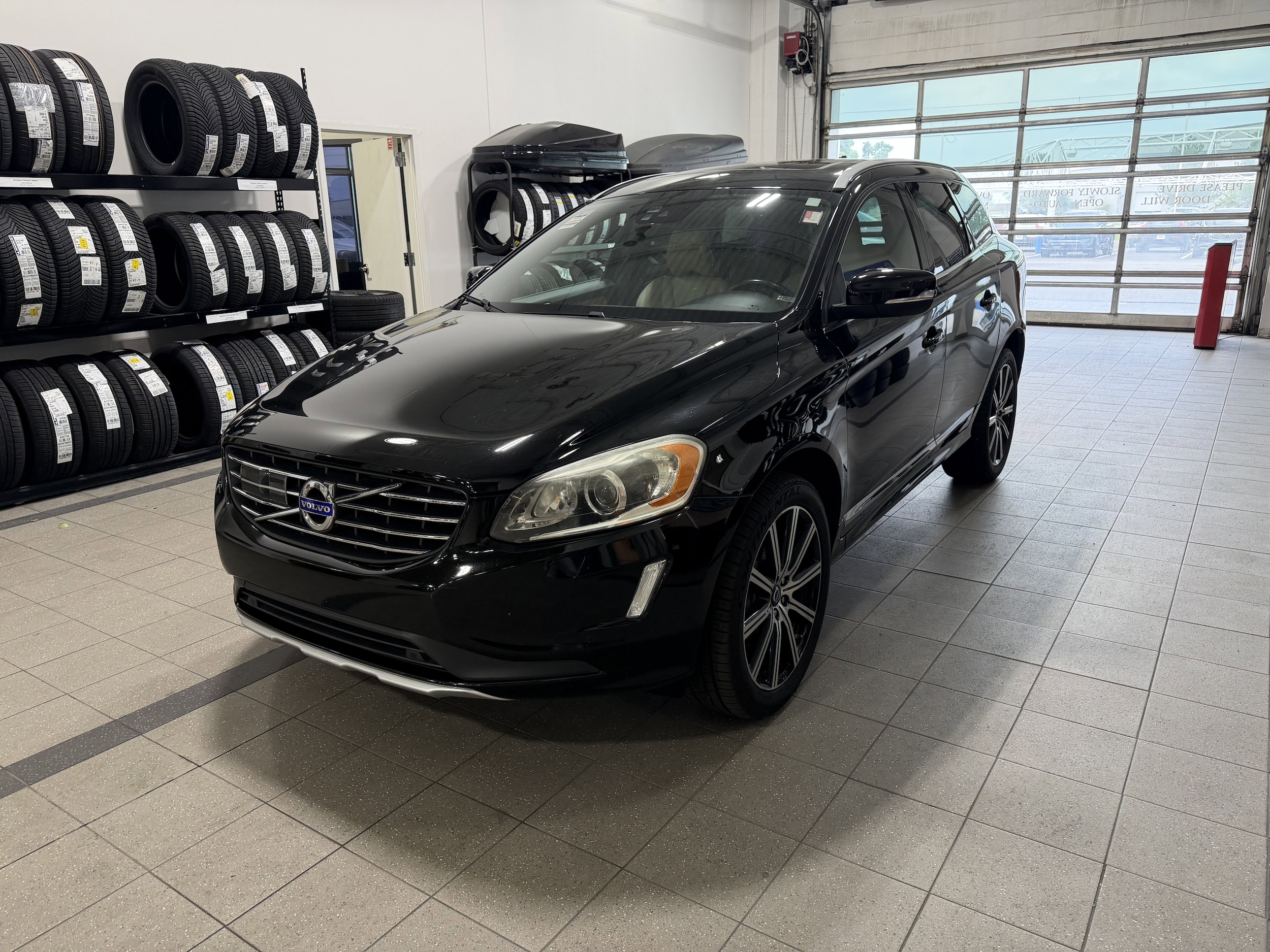 2015 Volvo XC60 T6 Platinum - Photo 4