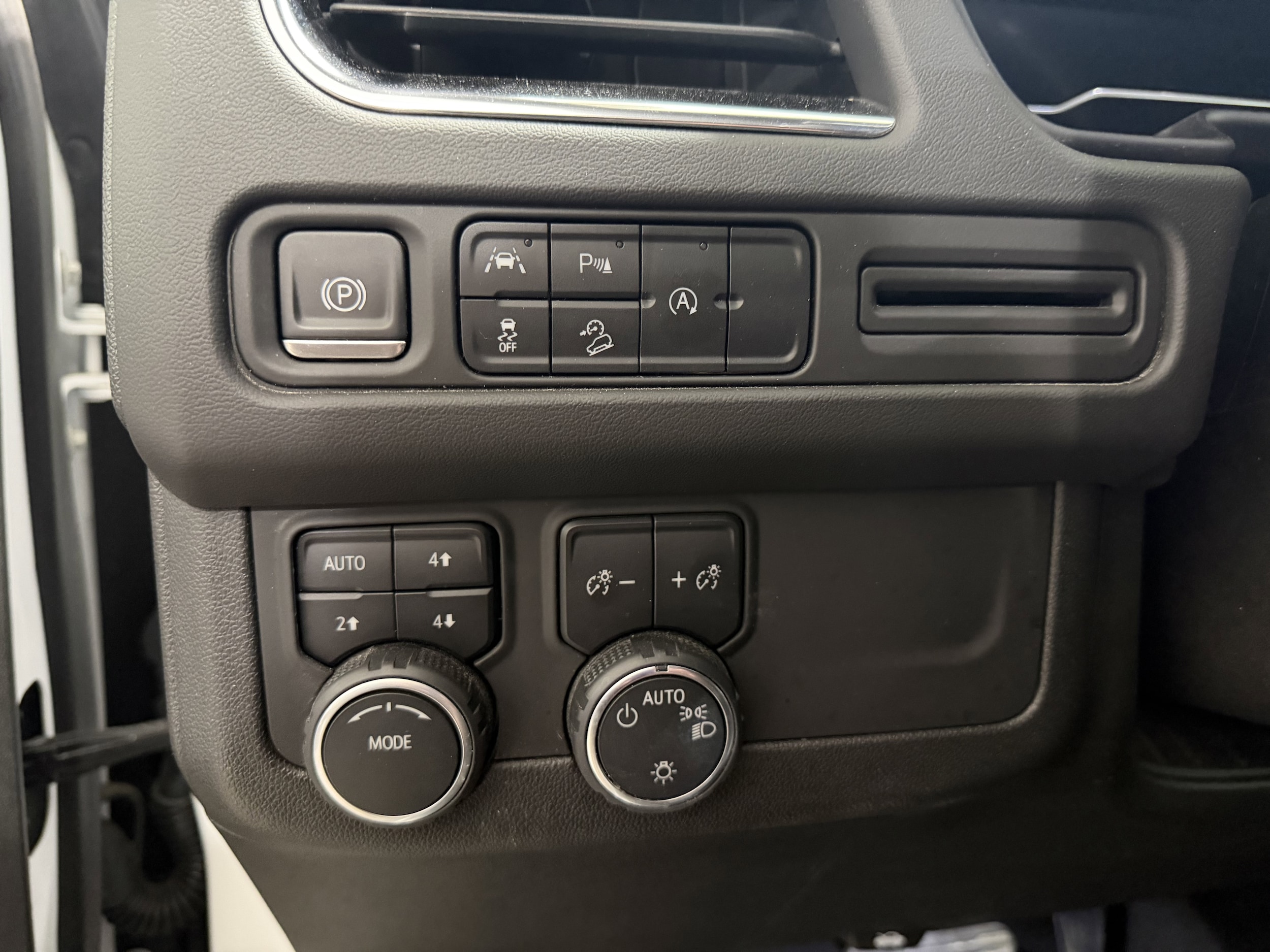 2023 Chevrolet Suburban Premier - Photo 12
