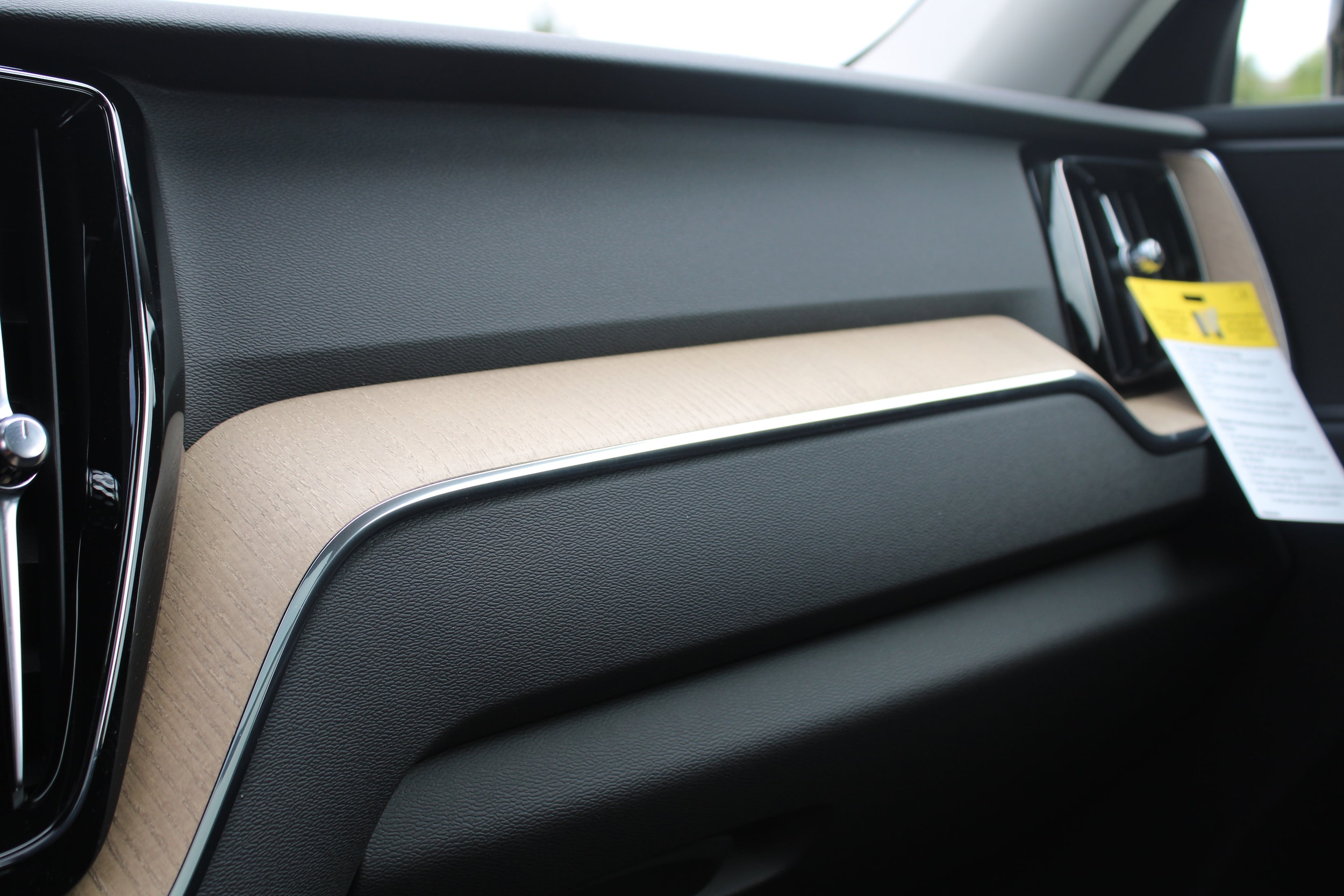 2026 Volvo XC60 Plus - Photo 37