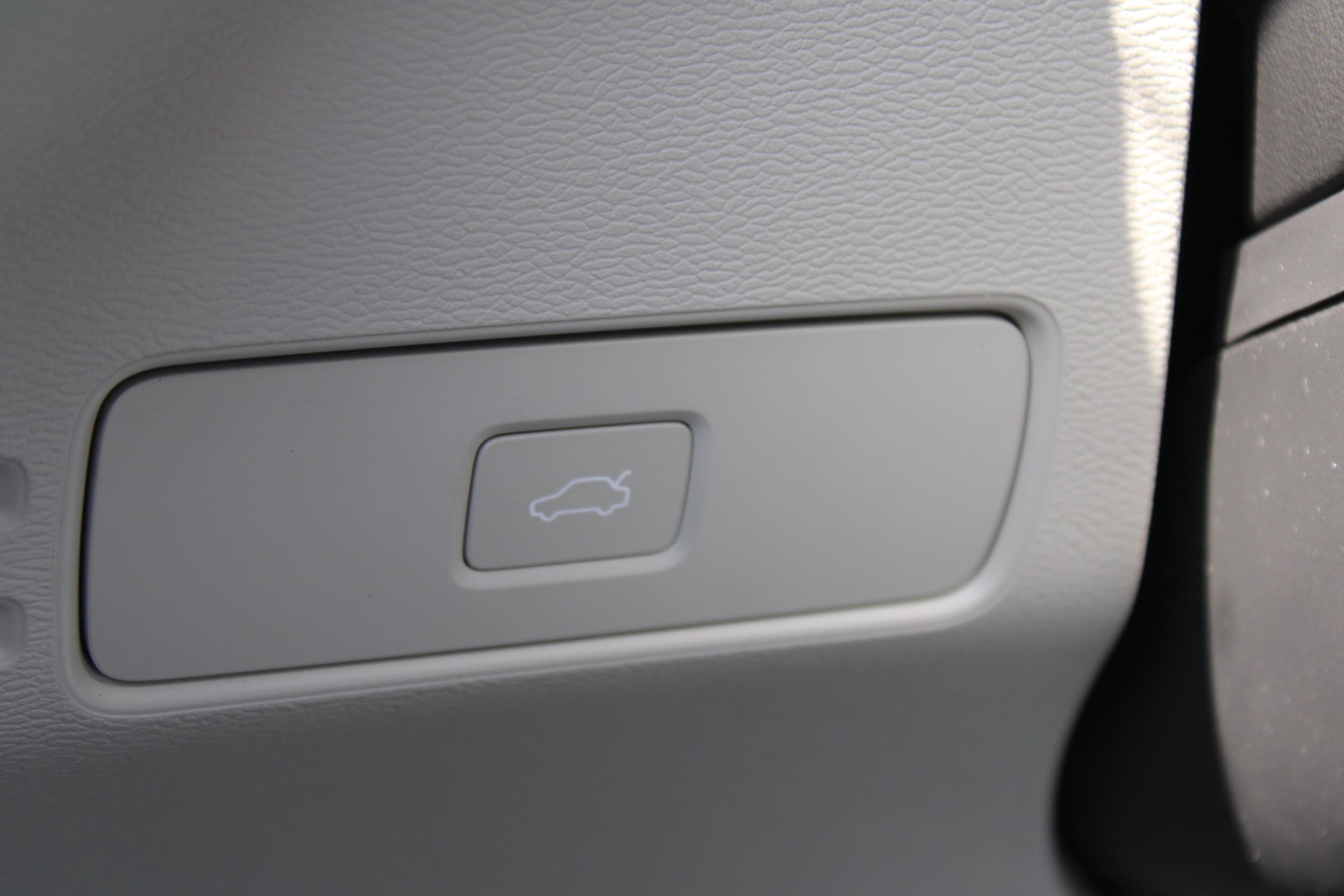 2026 Volvo XC40 Ultra - Photo 17