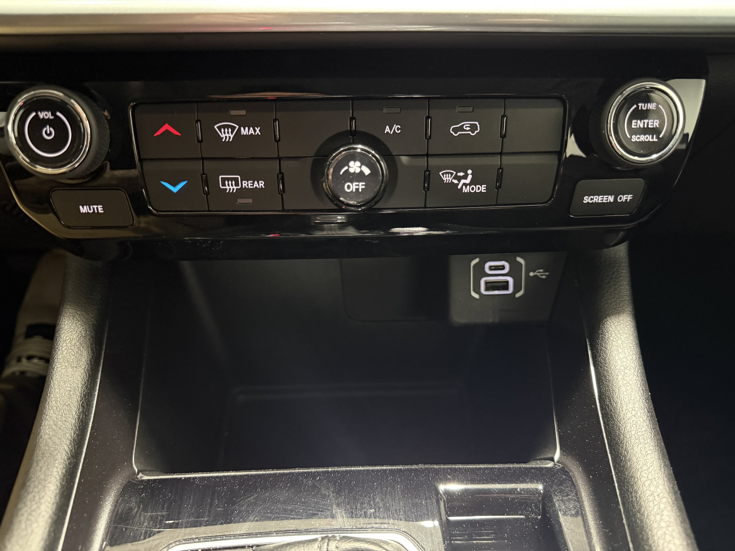 2022 Jeep Compass Latitude Lux - Photo 18