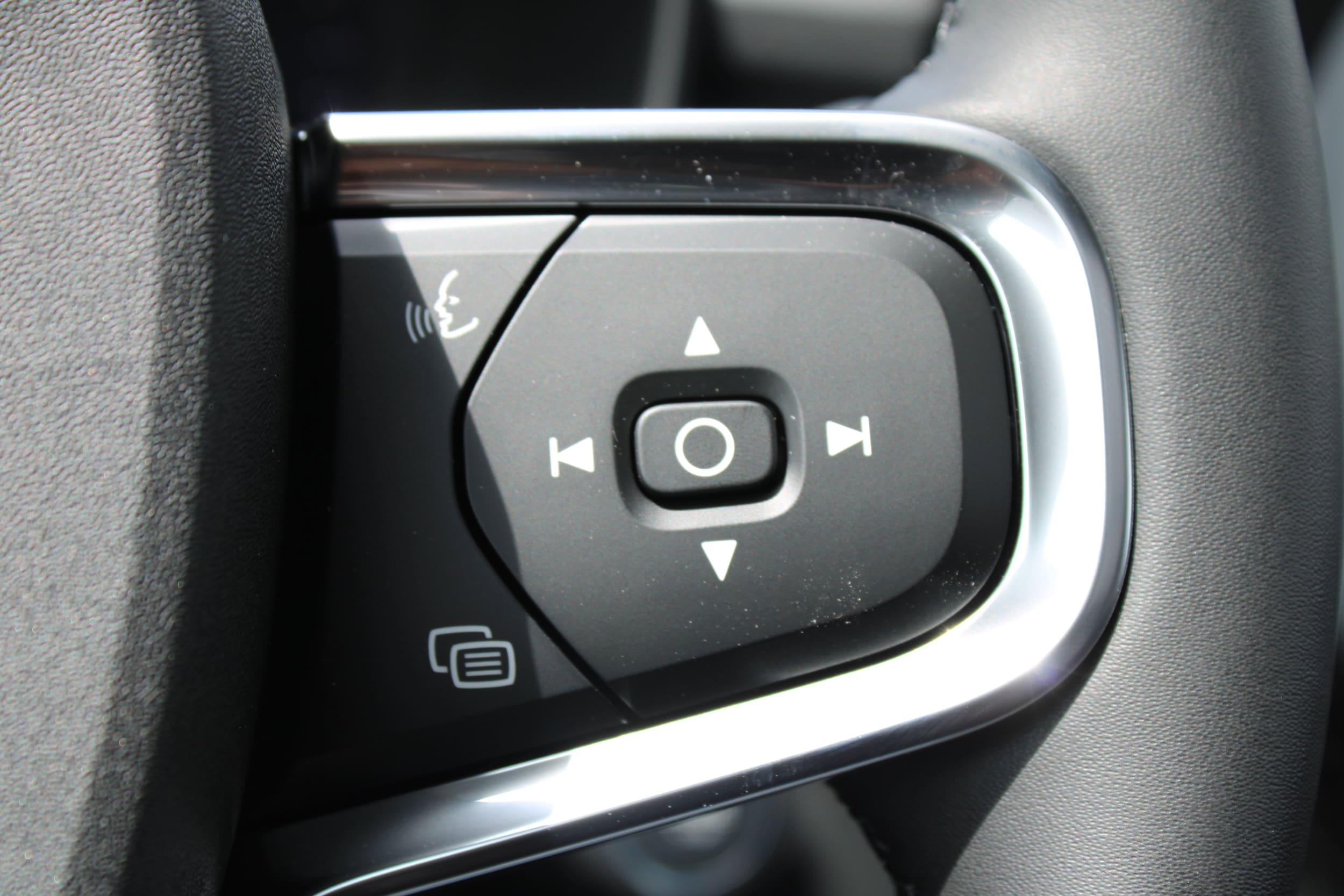 2026 Volvo XC40 Plus - Photo 21