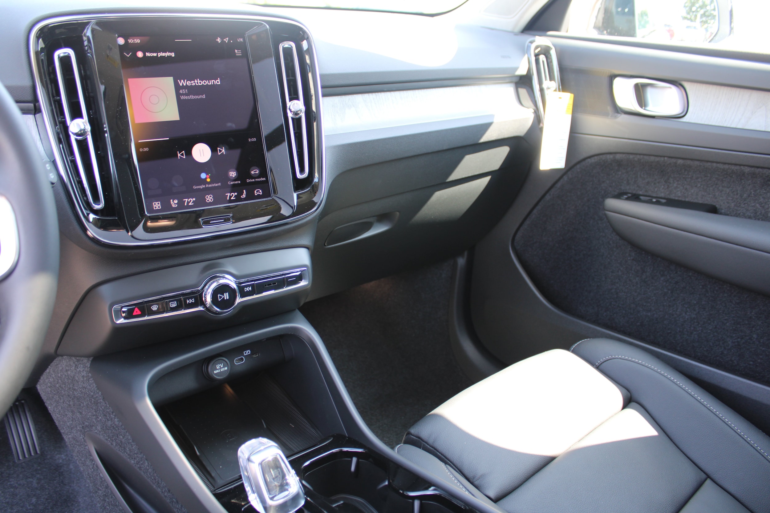 2026 Volvo XC40 Plus - Photo 20