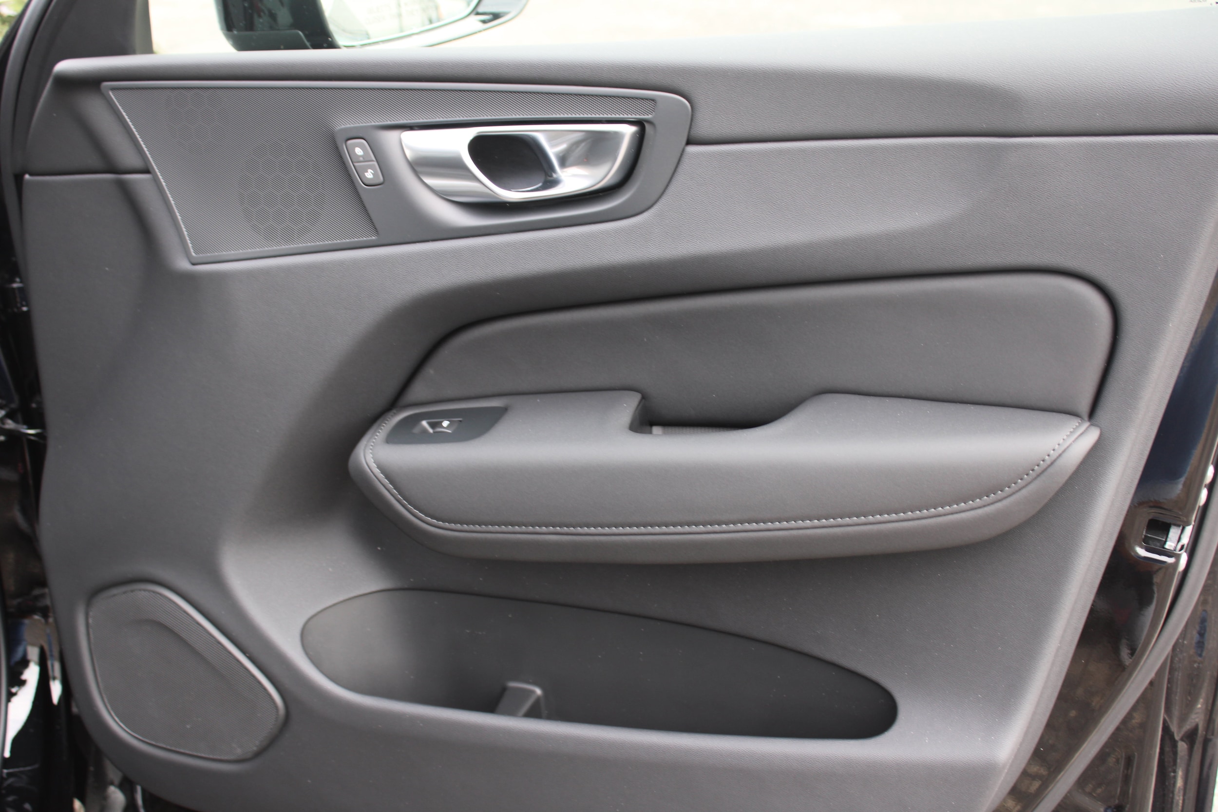 2026 Volvo XC60 Plus - Photo 45