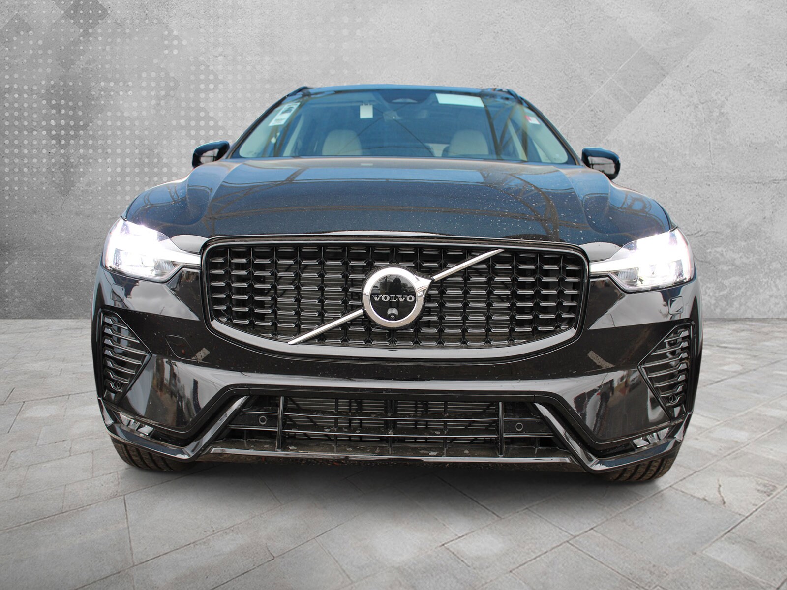 2025 Volvo XC60 B5 Plus photo 3