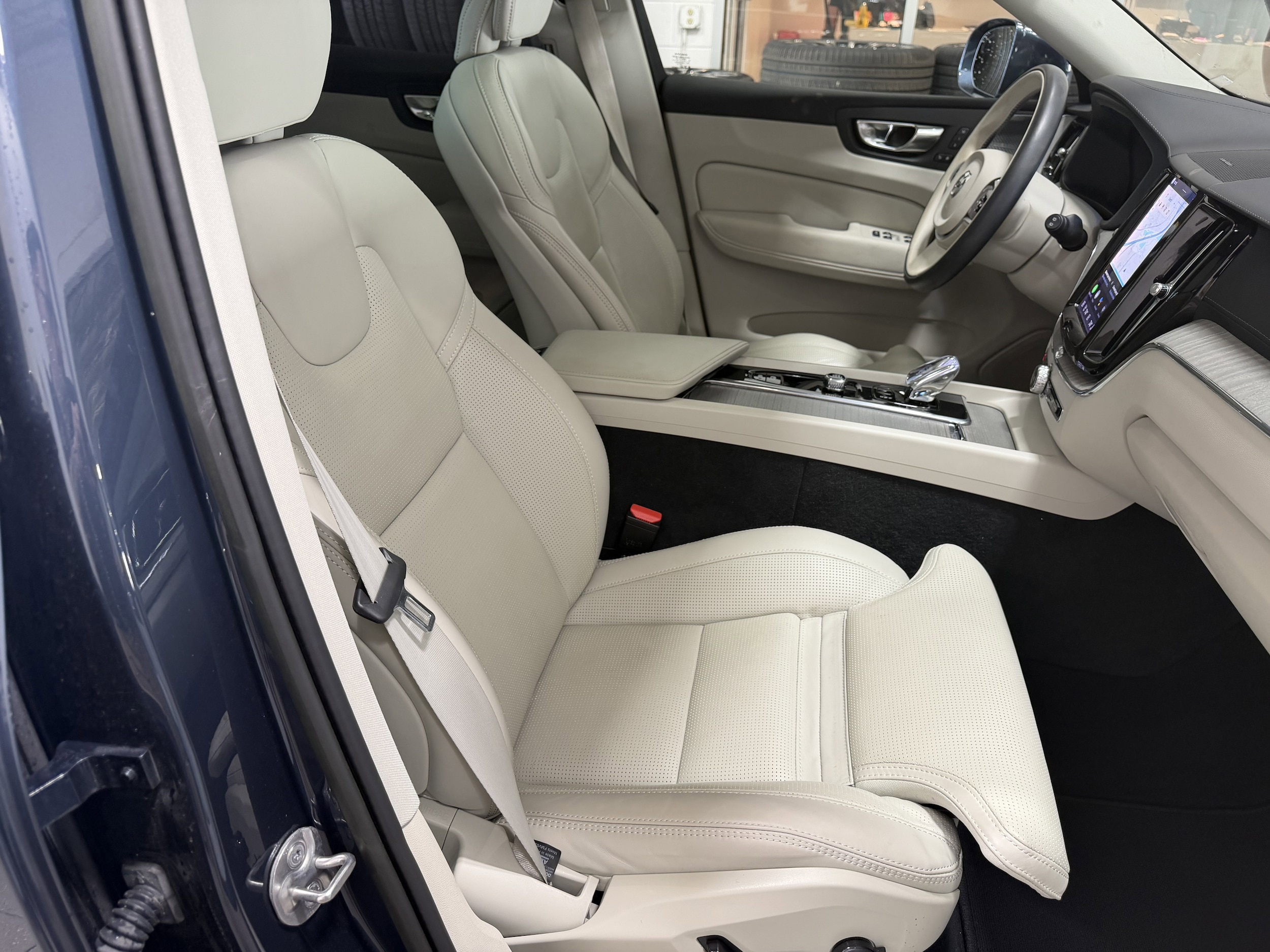 2023 Volvo XC60 Ultimate - Photo 22