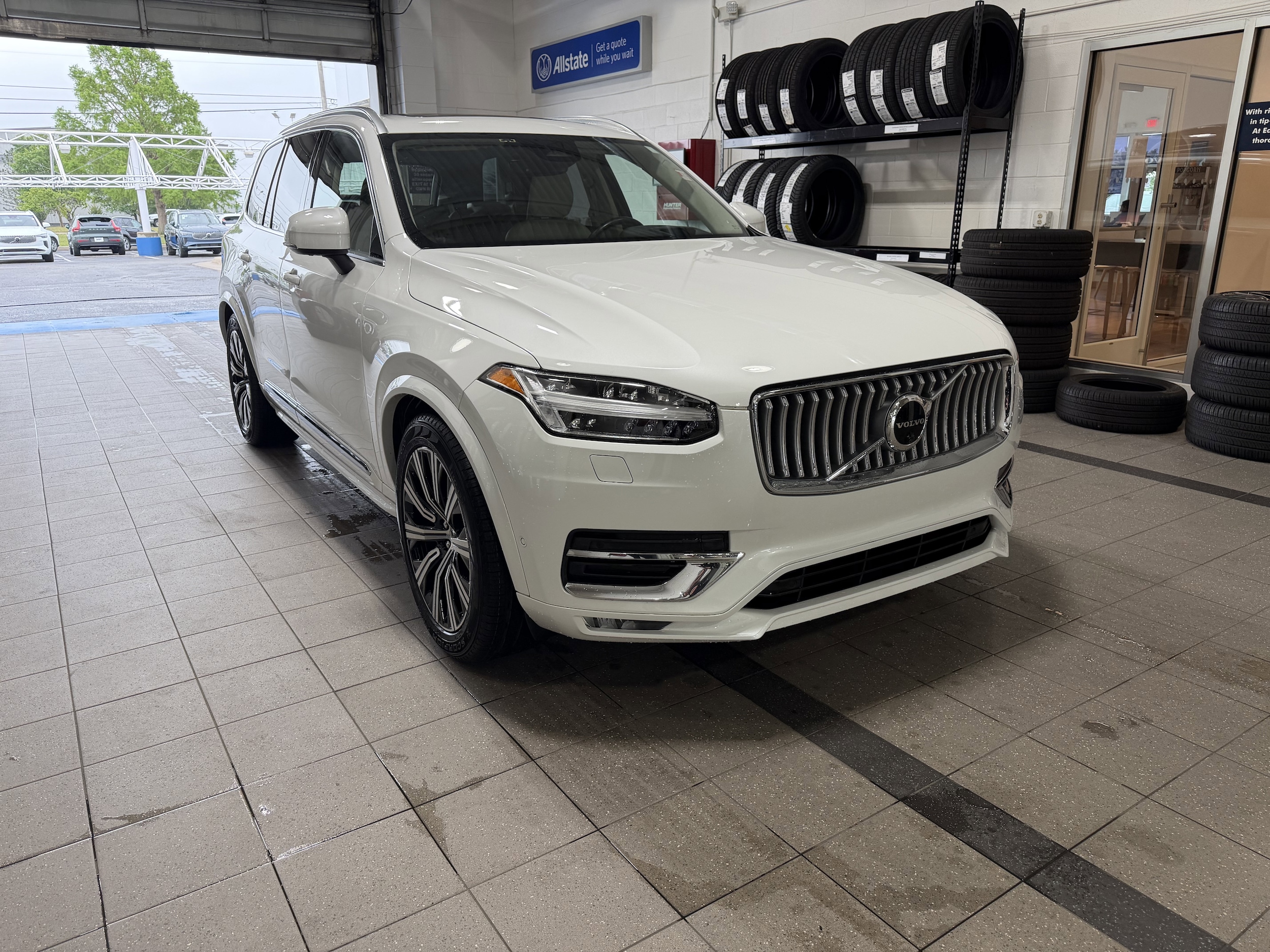 2023 Volvo XC90 B6 Ultimate 7-Seater 4WD's photo
