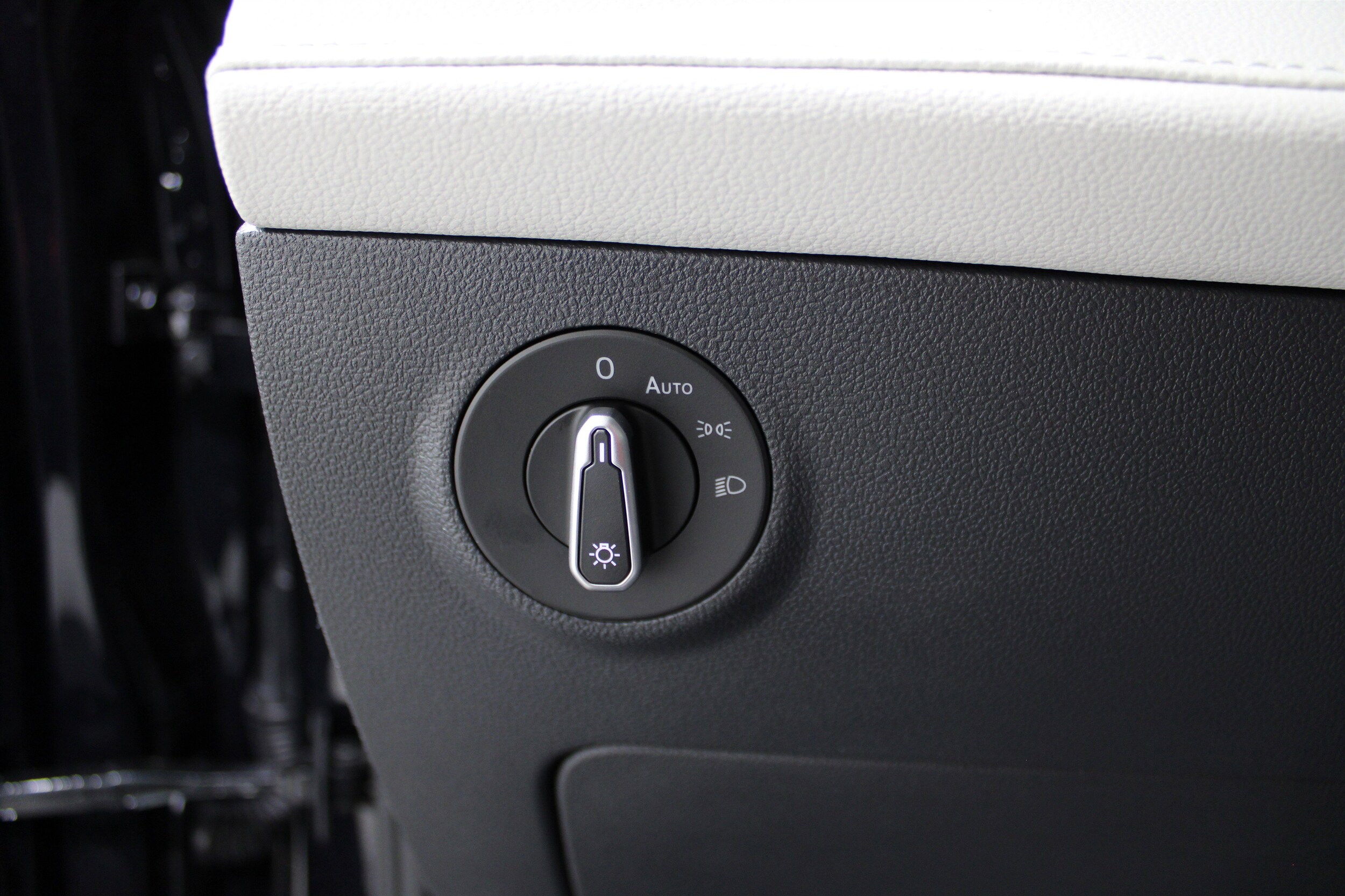 2025 Volkswagen Taos S - Photo 8