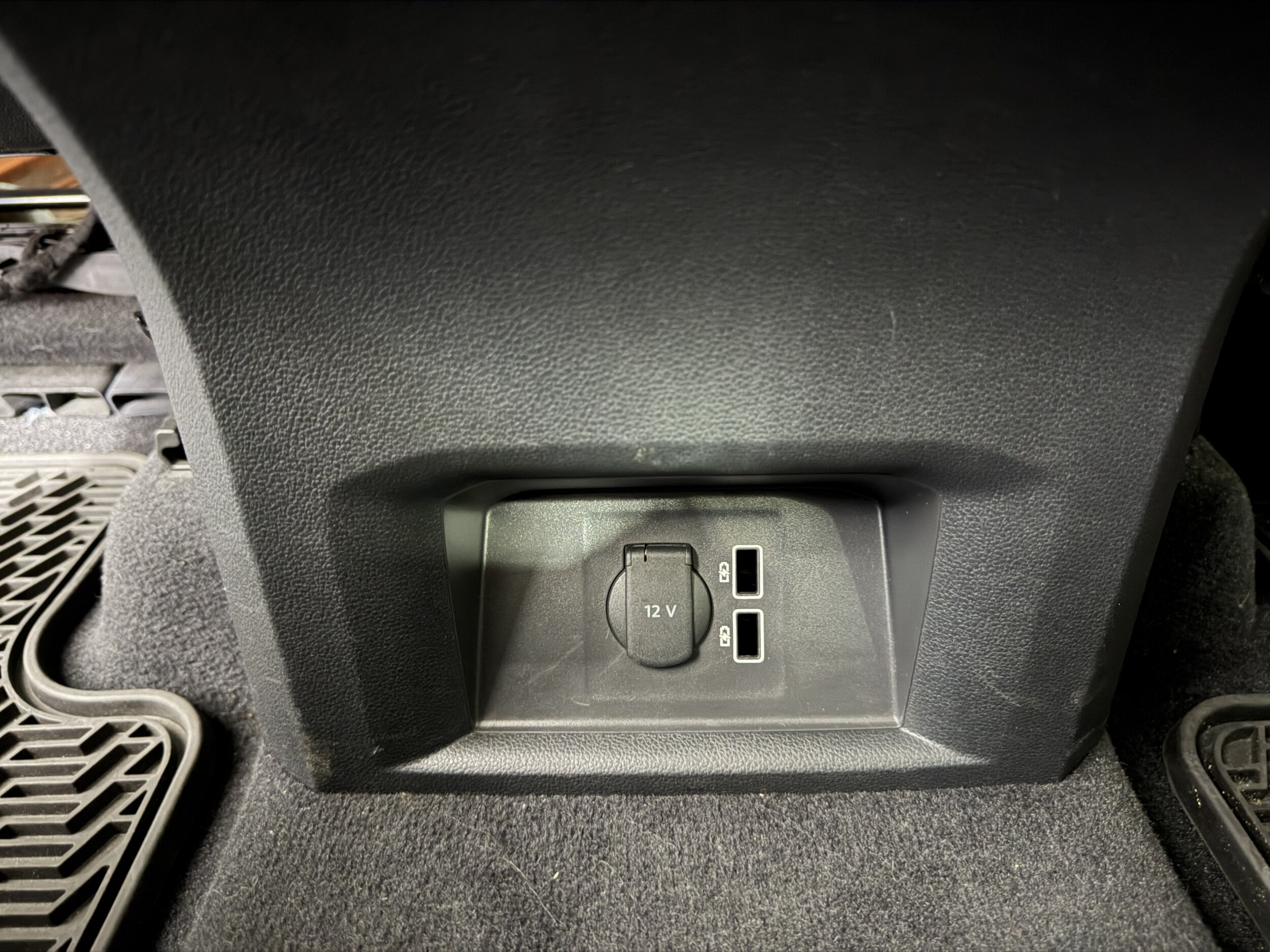 2018 Volkswagen Atlas SE w/Tech - Photo 29