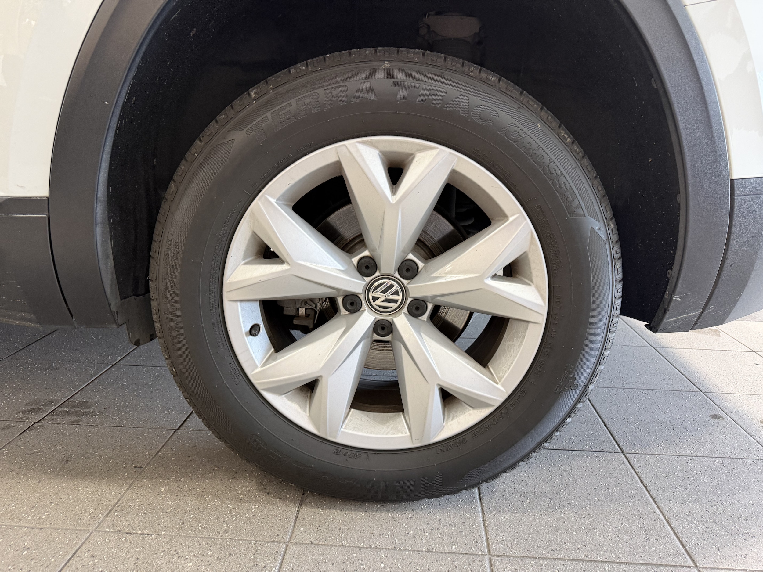 2018 Volkswagen Atlas SE w/Tech - Photo 7