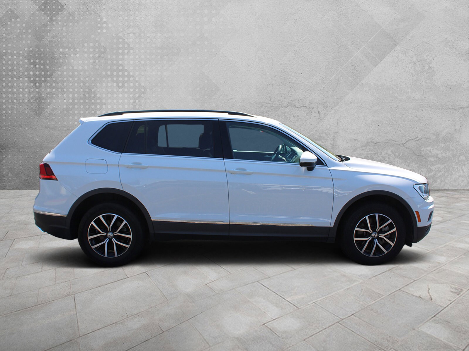 2021 Volkswagen Tiguan SEL photo 3