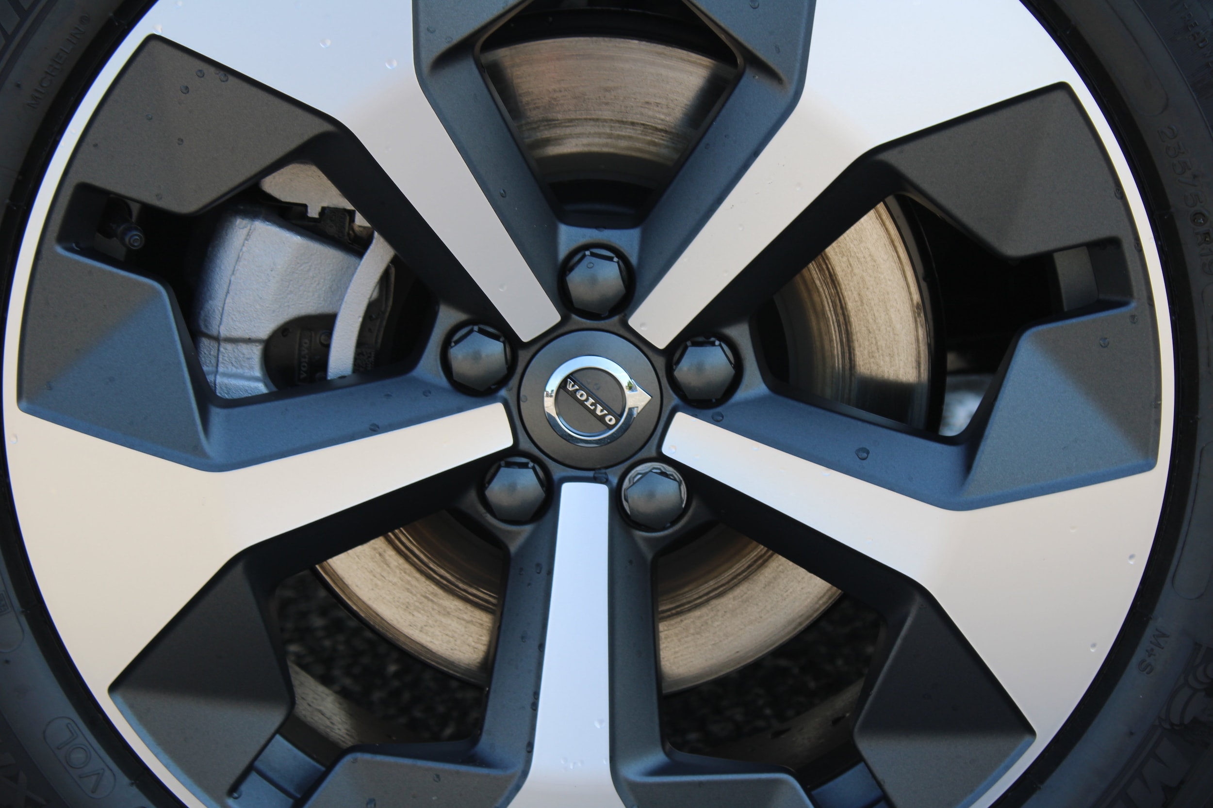 2026 Volvo XC40 Plus - Photo 48