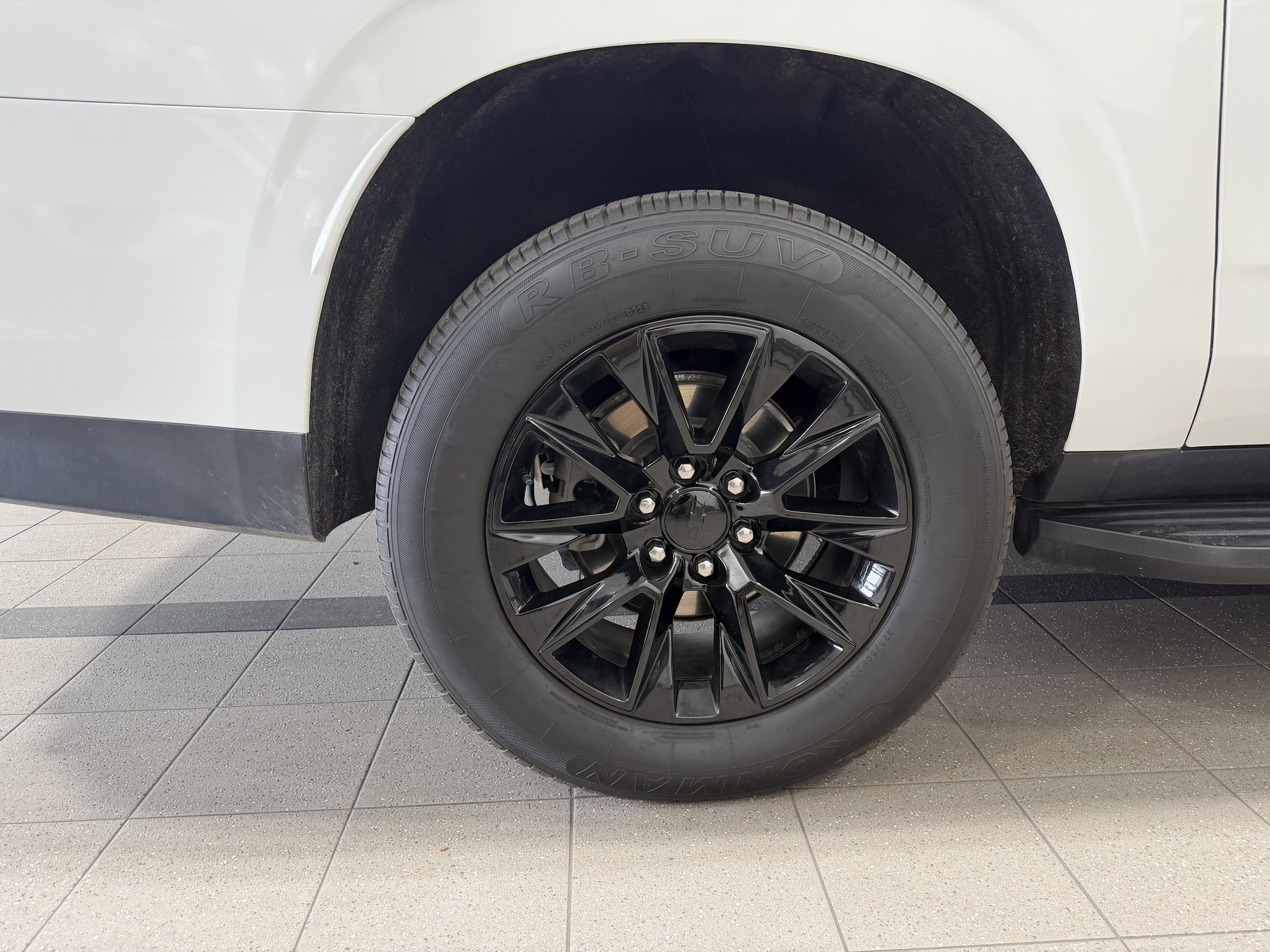 2023 Chevrolet Suburban Premier - Photo 10
