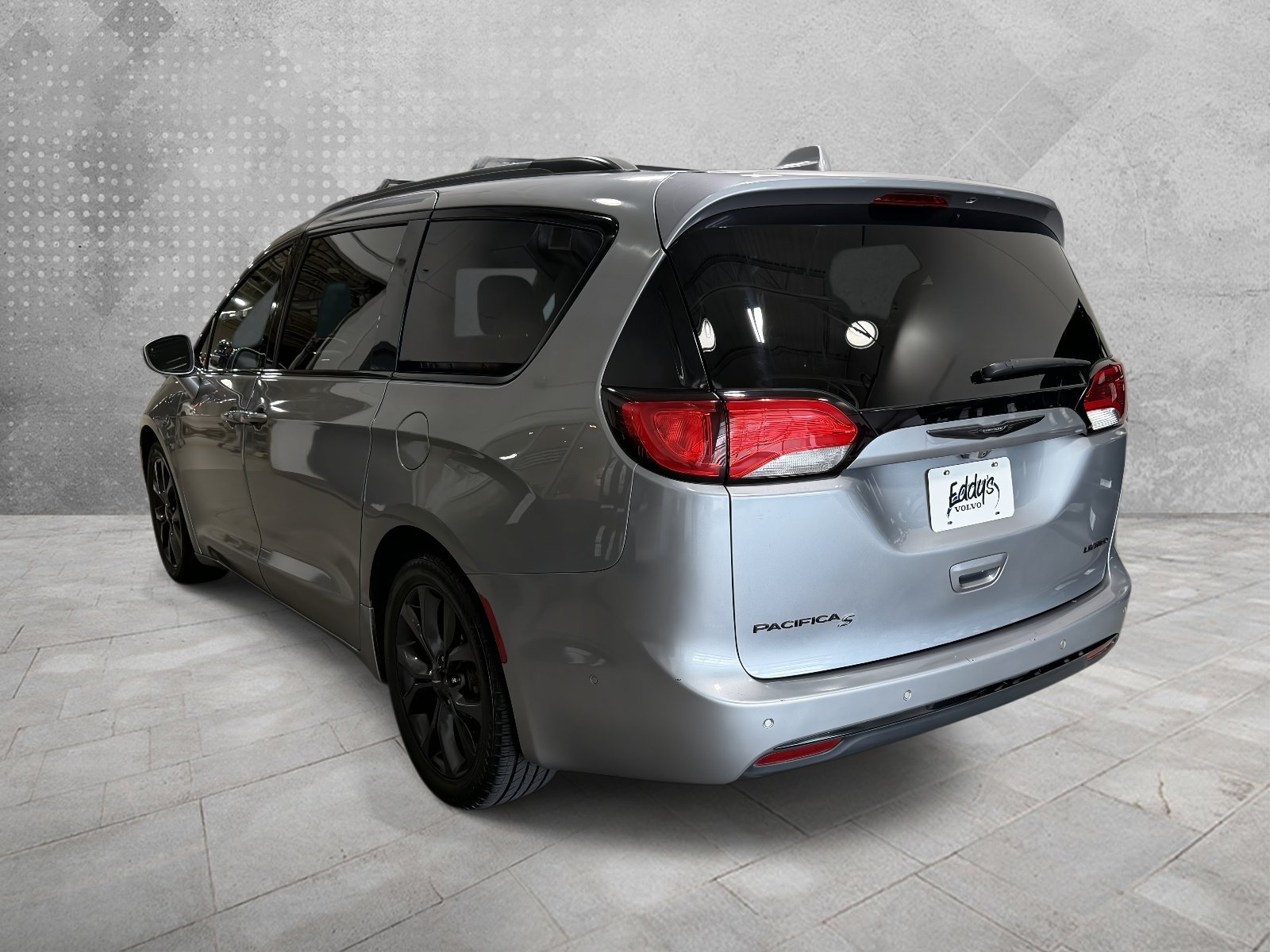 2018 Chrysler Pacifica Limited - Photo 6