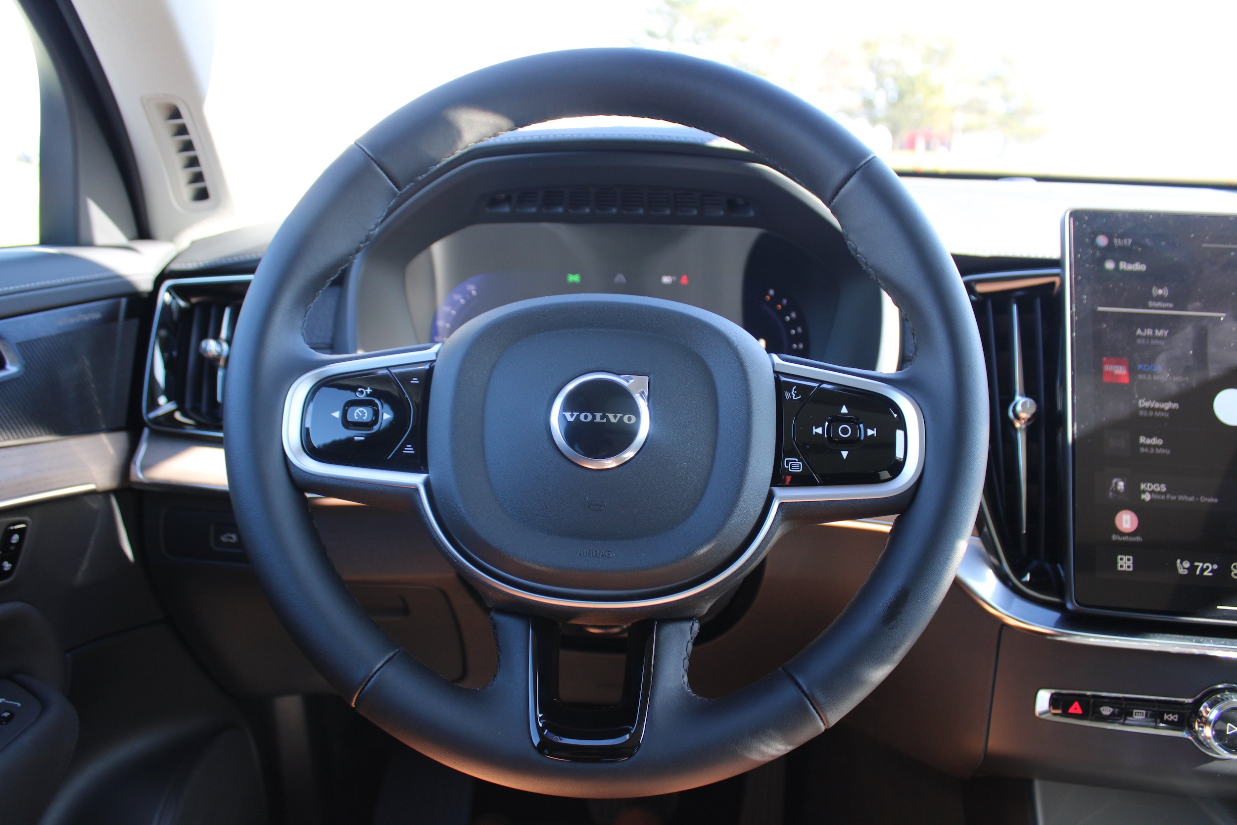 2026 Volvo XC90 Plus - Photo 14