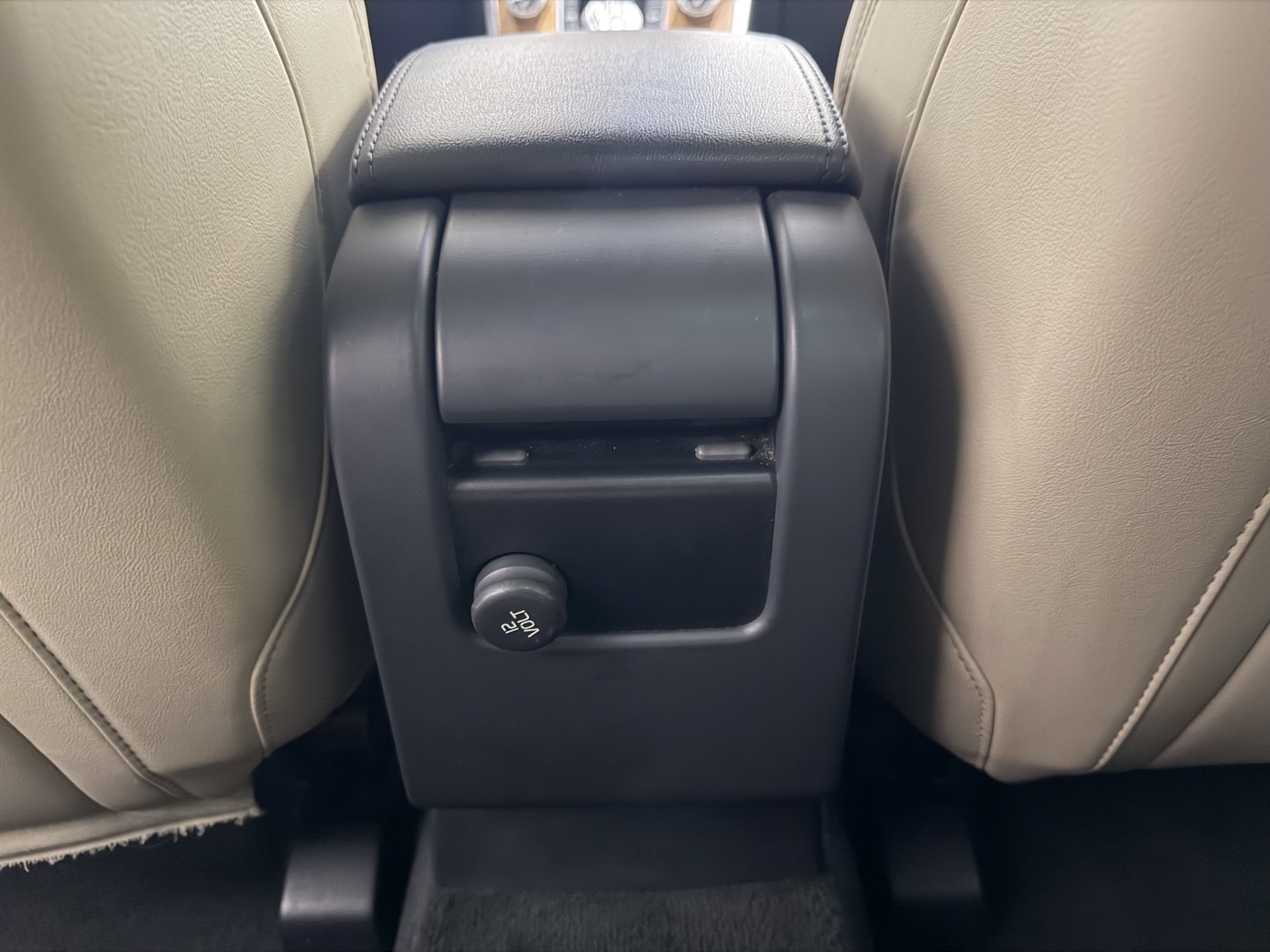 2015 Volvo XC60 T6 Platinum - Photo 25