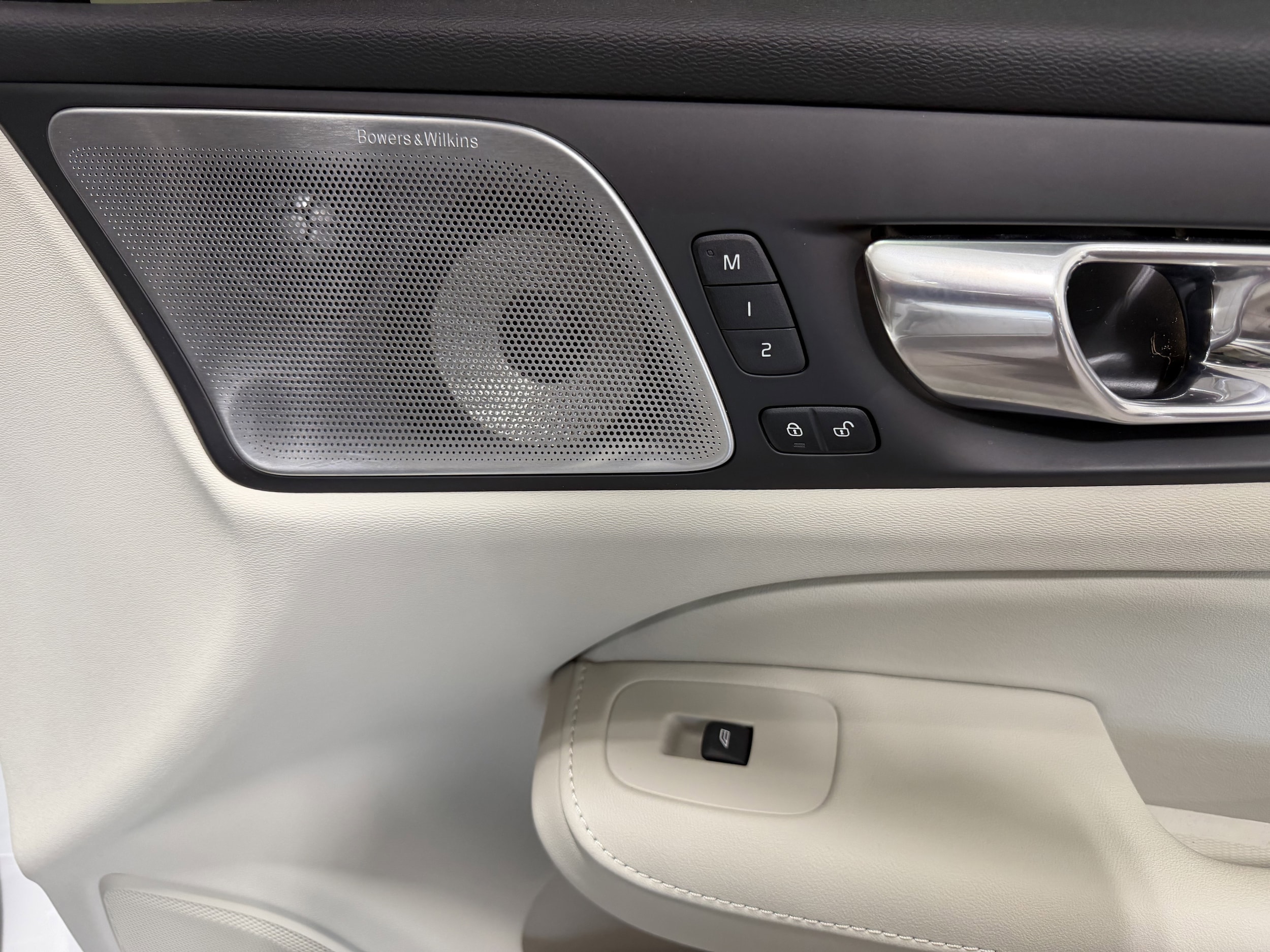 2023 Volvo S60 Ultimate - Photo 23