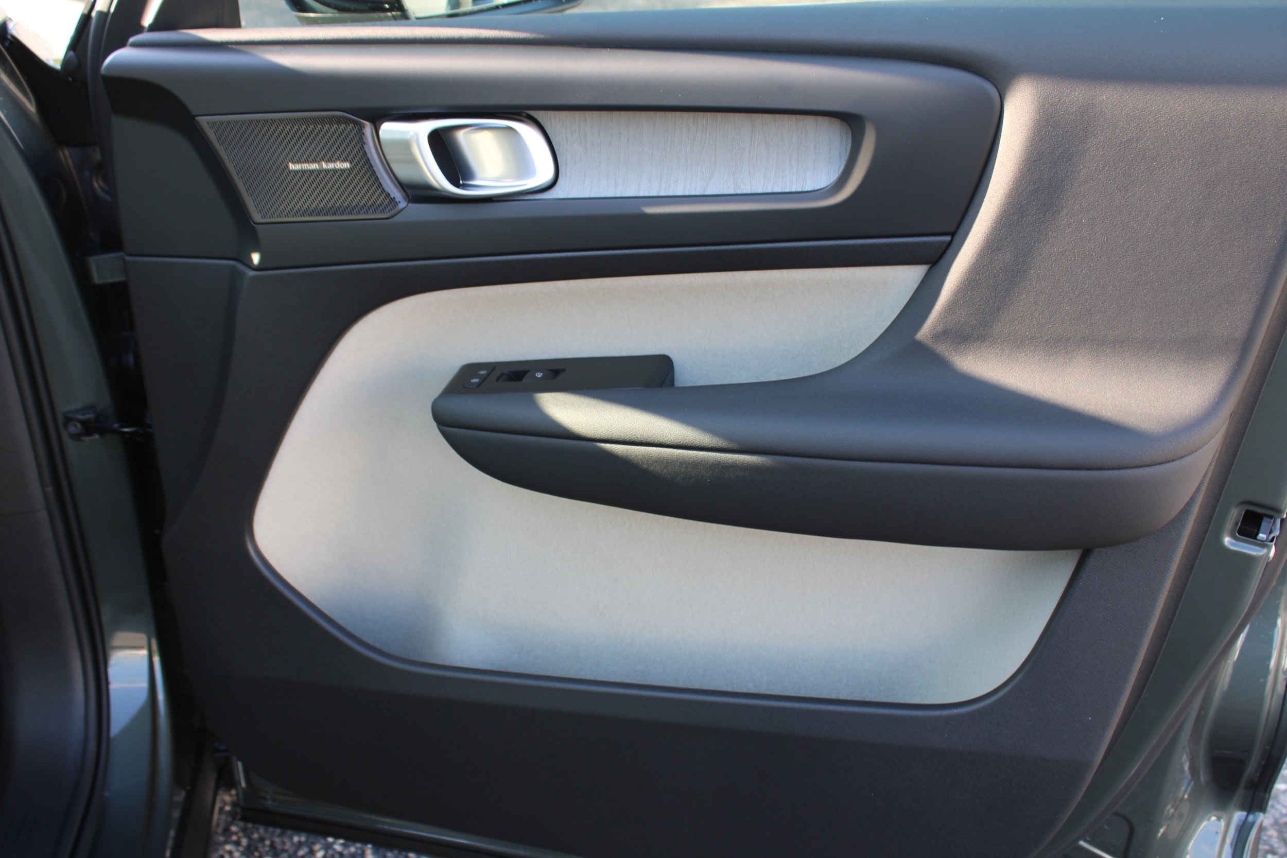 2026 Volvo XC40 Ultra - Photo 45