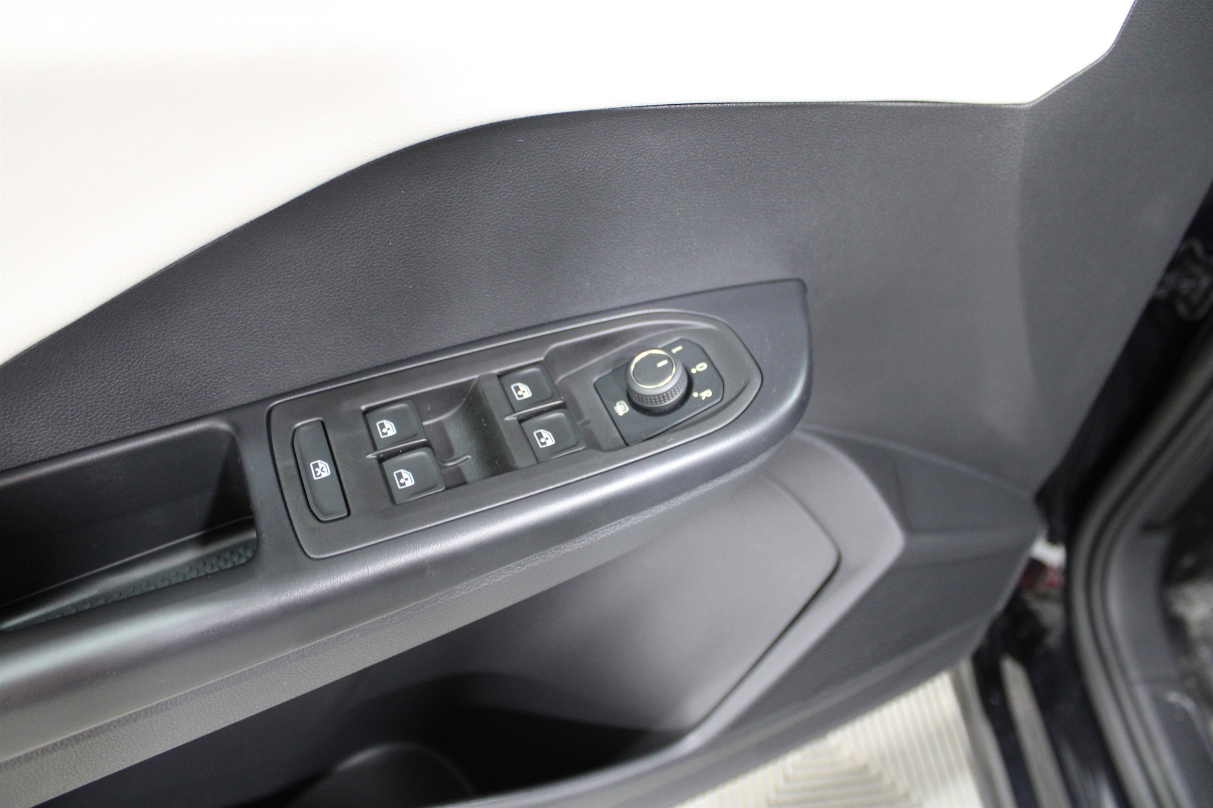 2025 Volkswagen Taos S - Photo 7