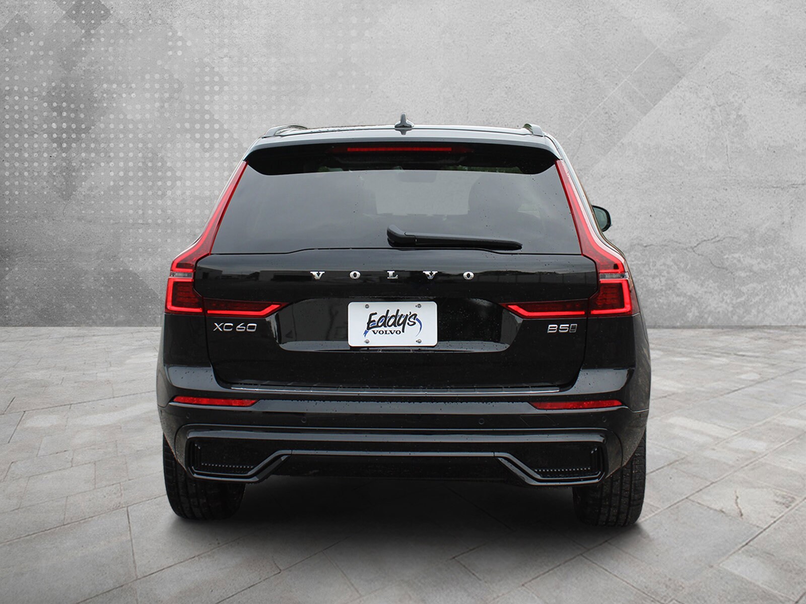 2026 Volvo XC60 B5 Plus photo 3
