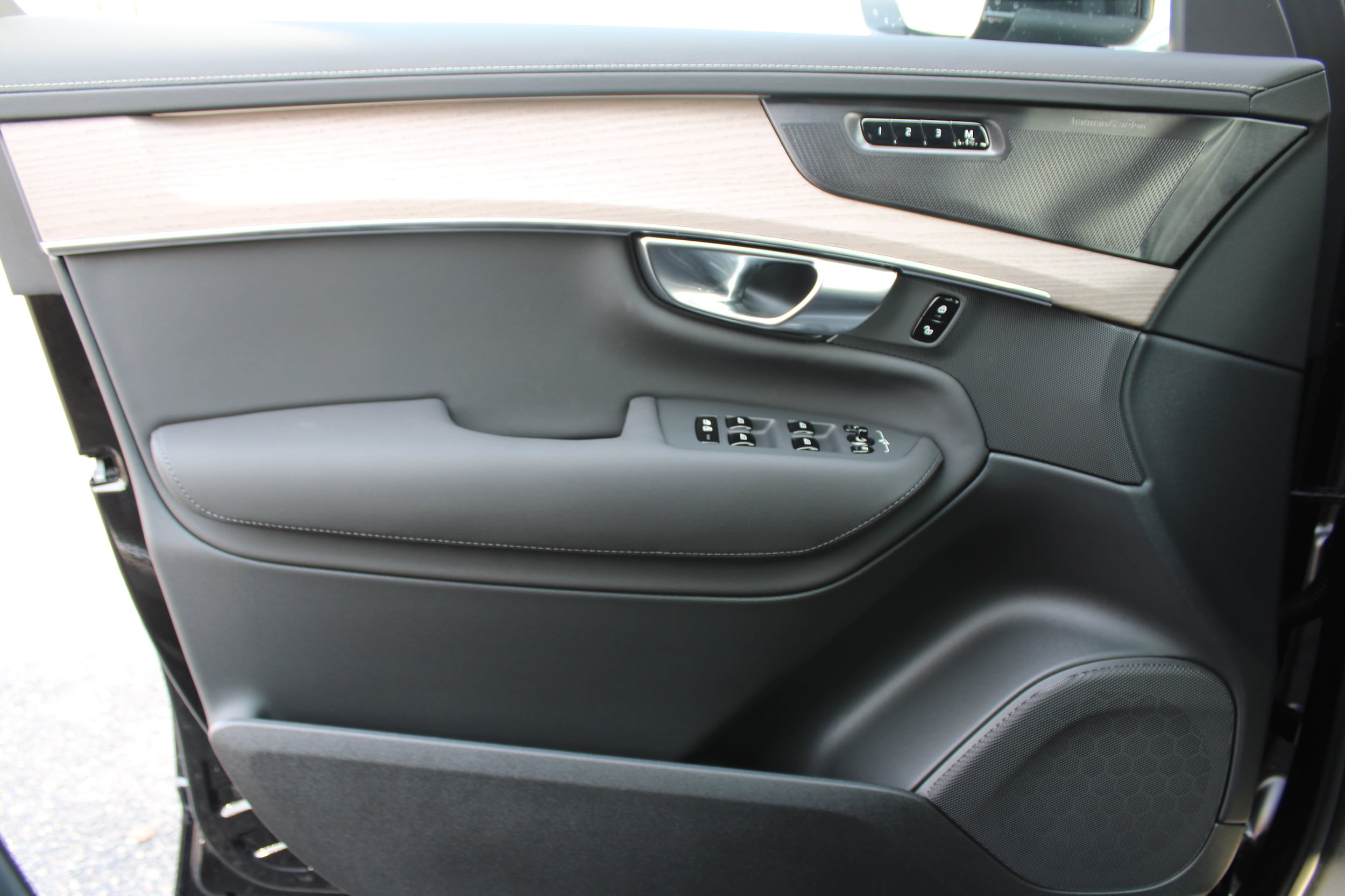 2026 Volvo XC90 Plus - Photo 26