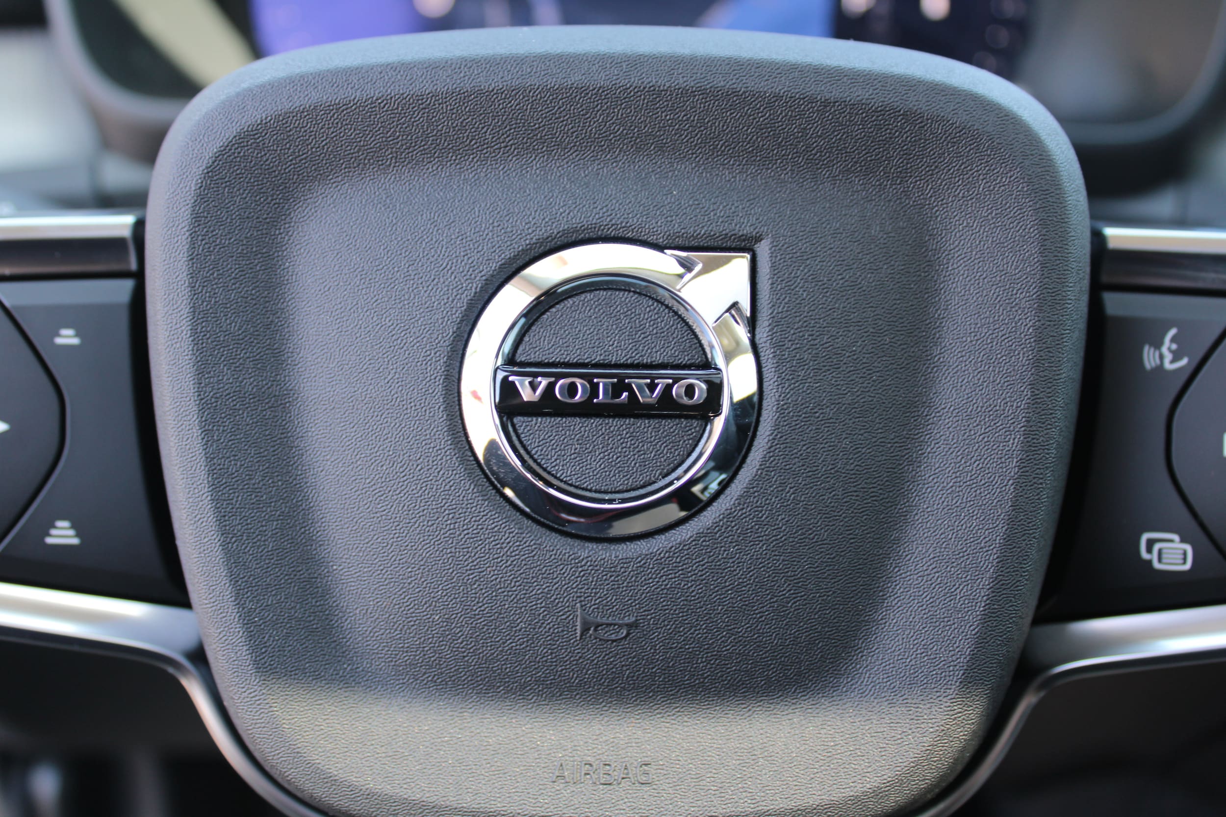 2026 Volvo XC40 Plus - Photo 13