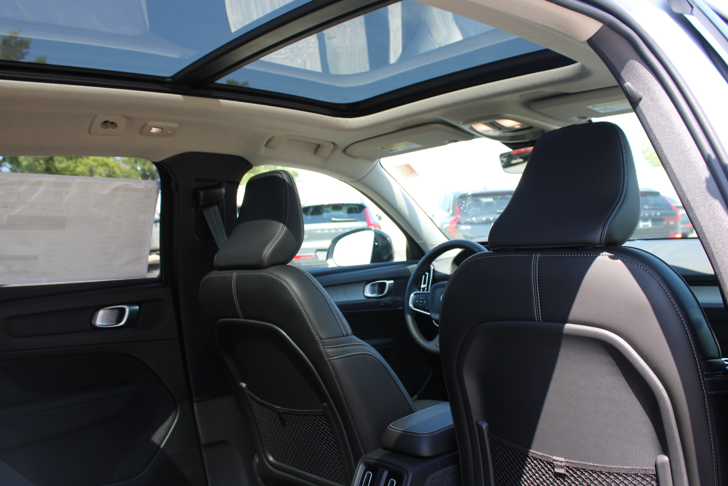 2026 Volvo XC40 Plus - Photo 37