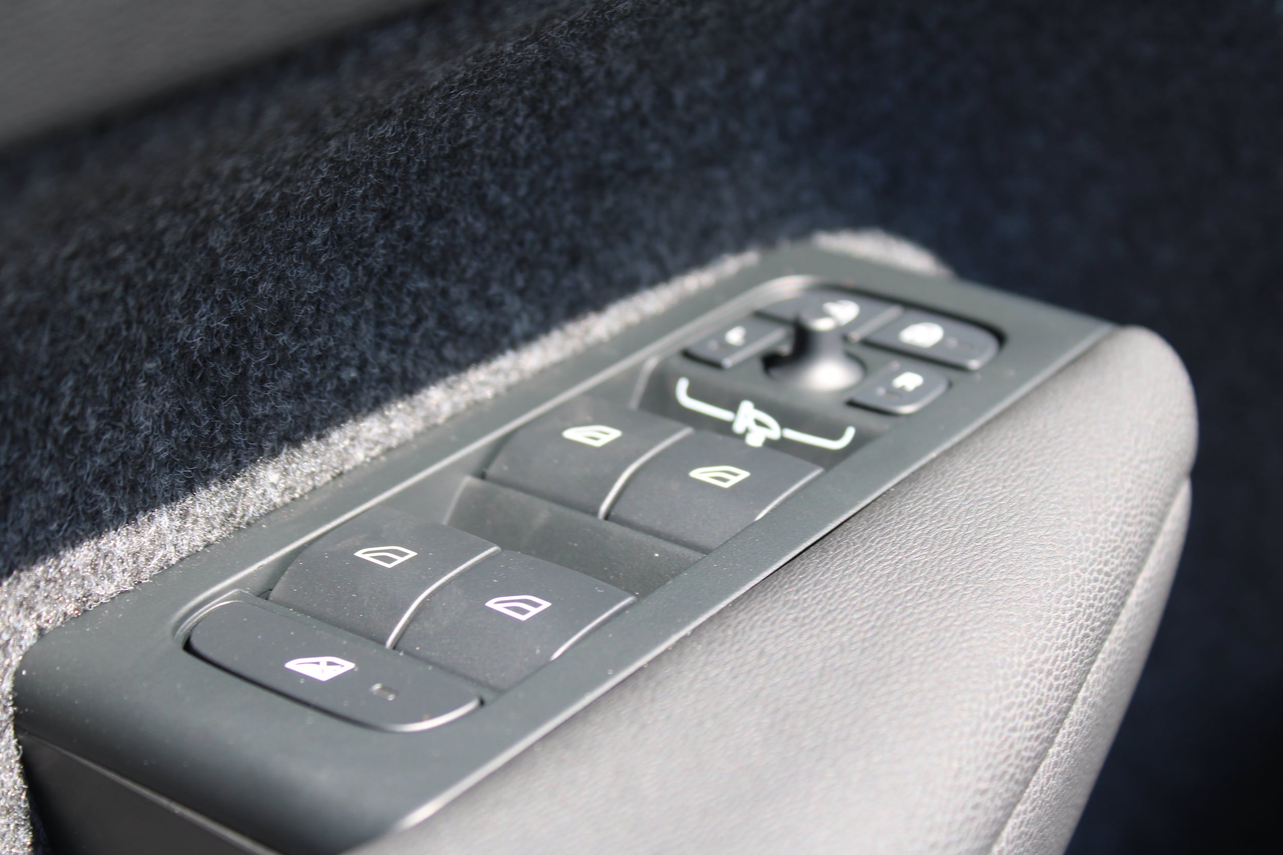 2026 Volvo XC40 Plus - Photo 19