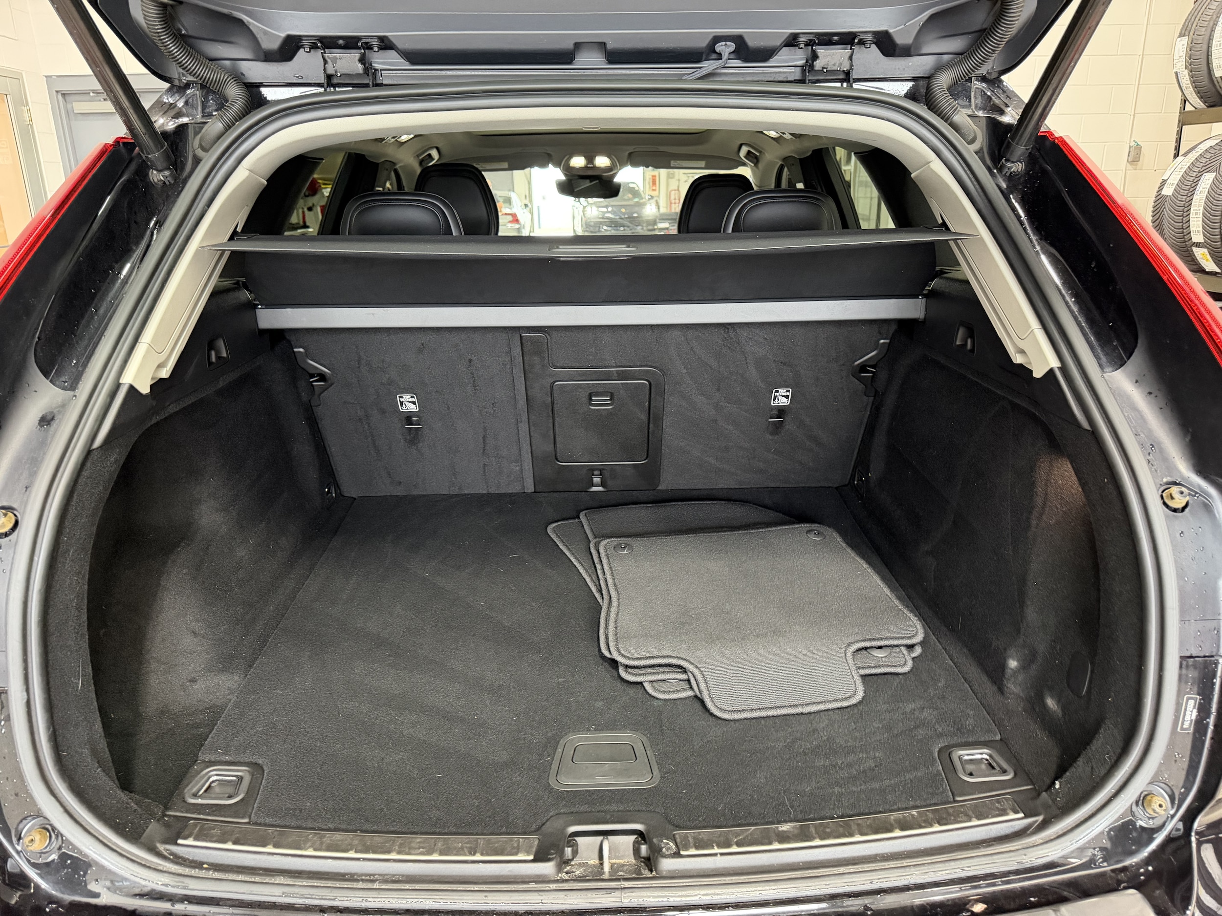 2023 Volvo XC60 Ultimate - Photo 30