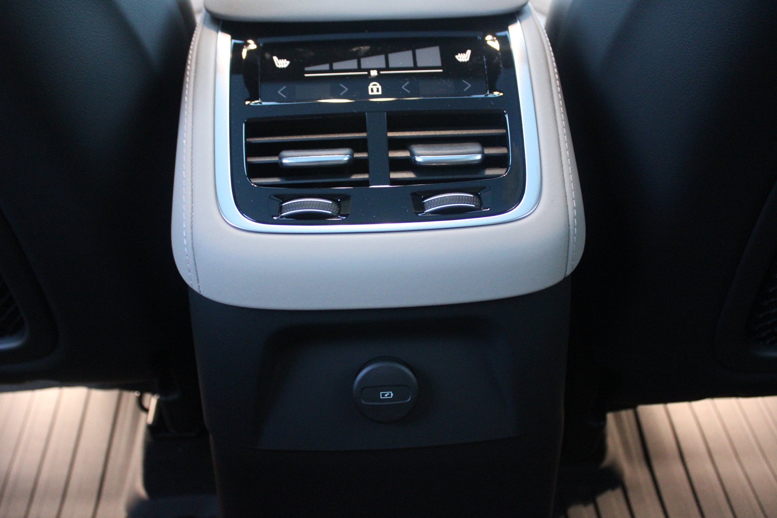 2026 Volvo XC90 Ultra - Photo 35