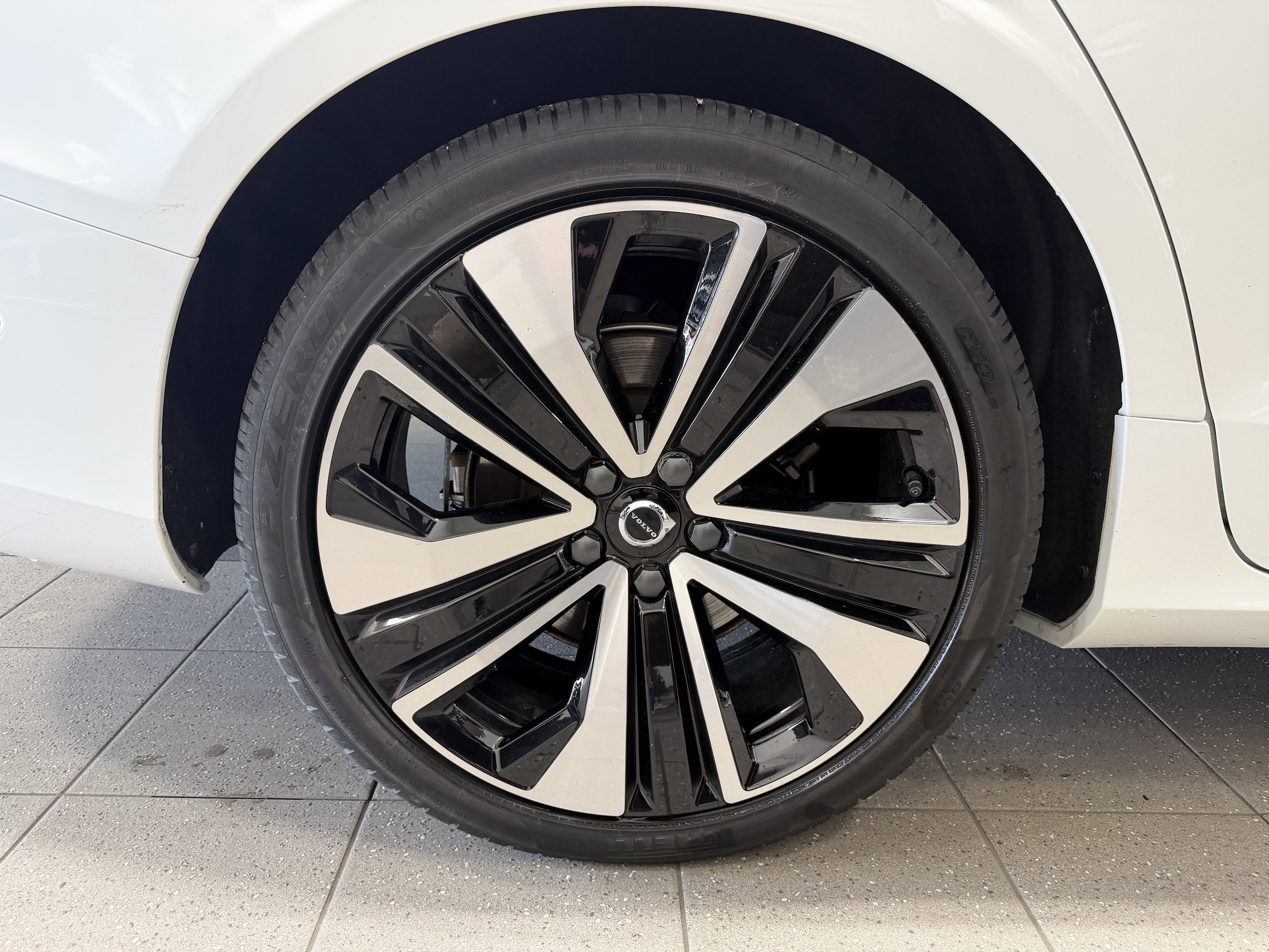 2023 Volvo S60 Ultimate - Photo 10